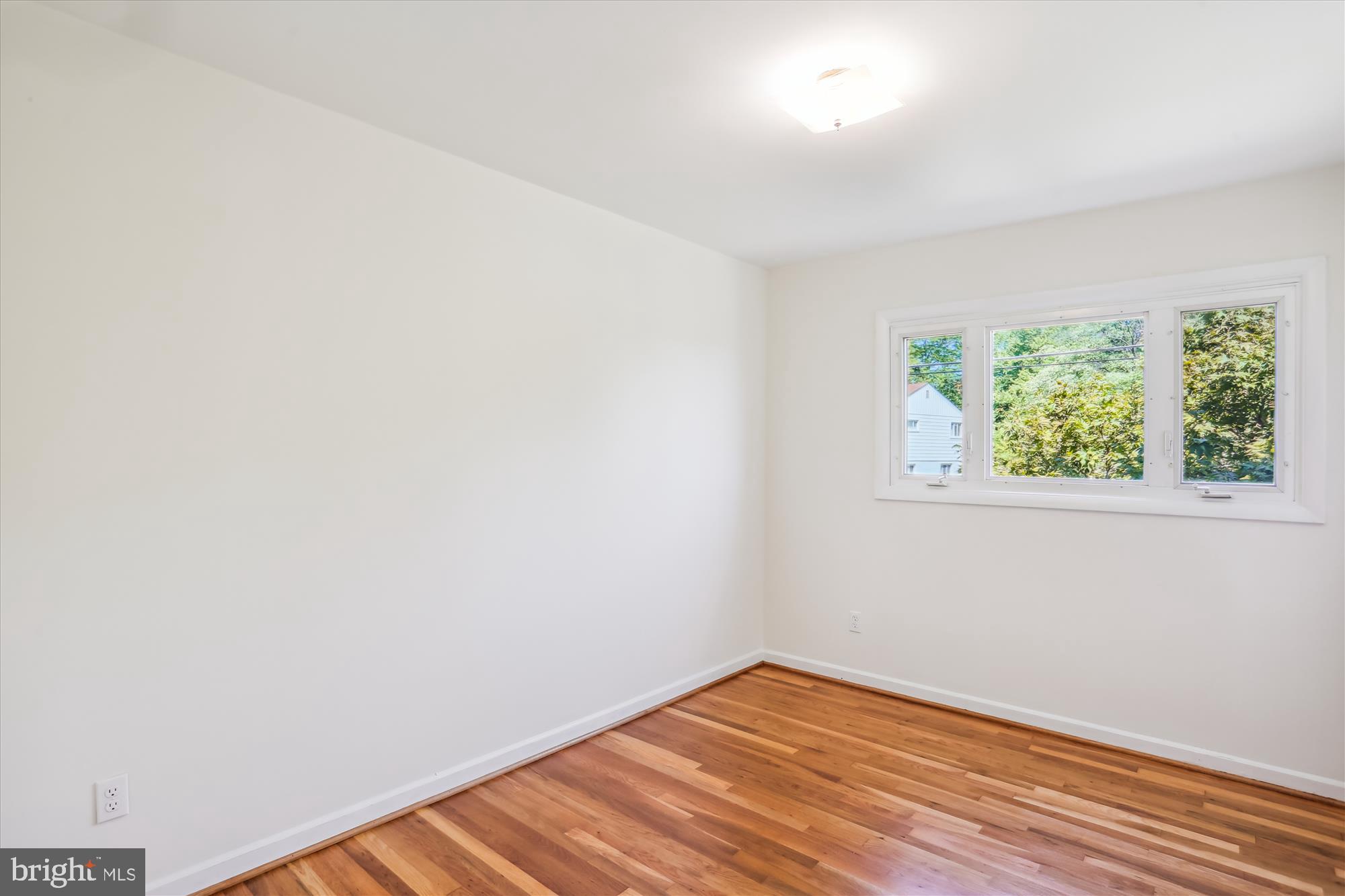 WHITE OAK MANOR - Residential