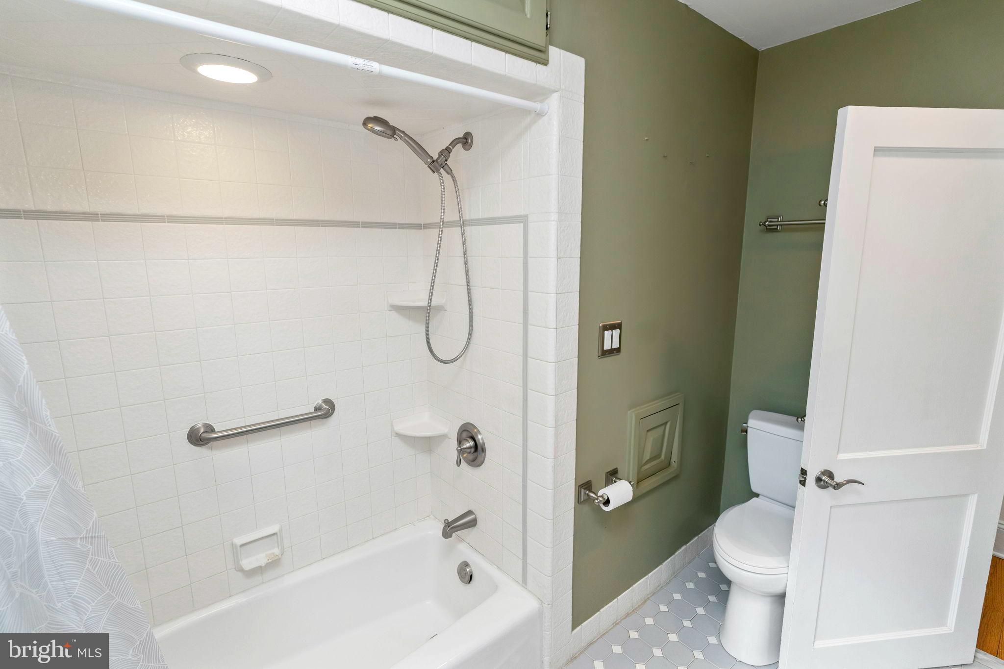 THREE TUNS - Residential