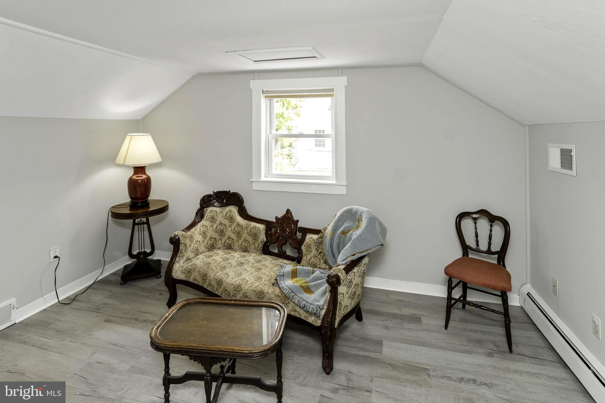 THREE TUNS - Residential