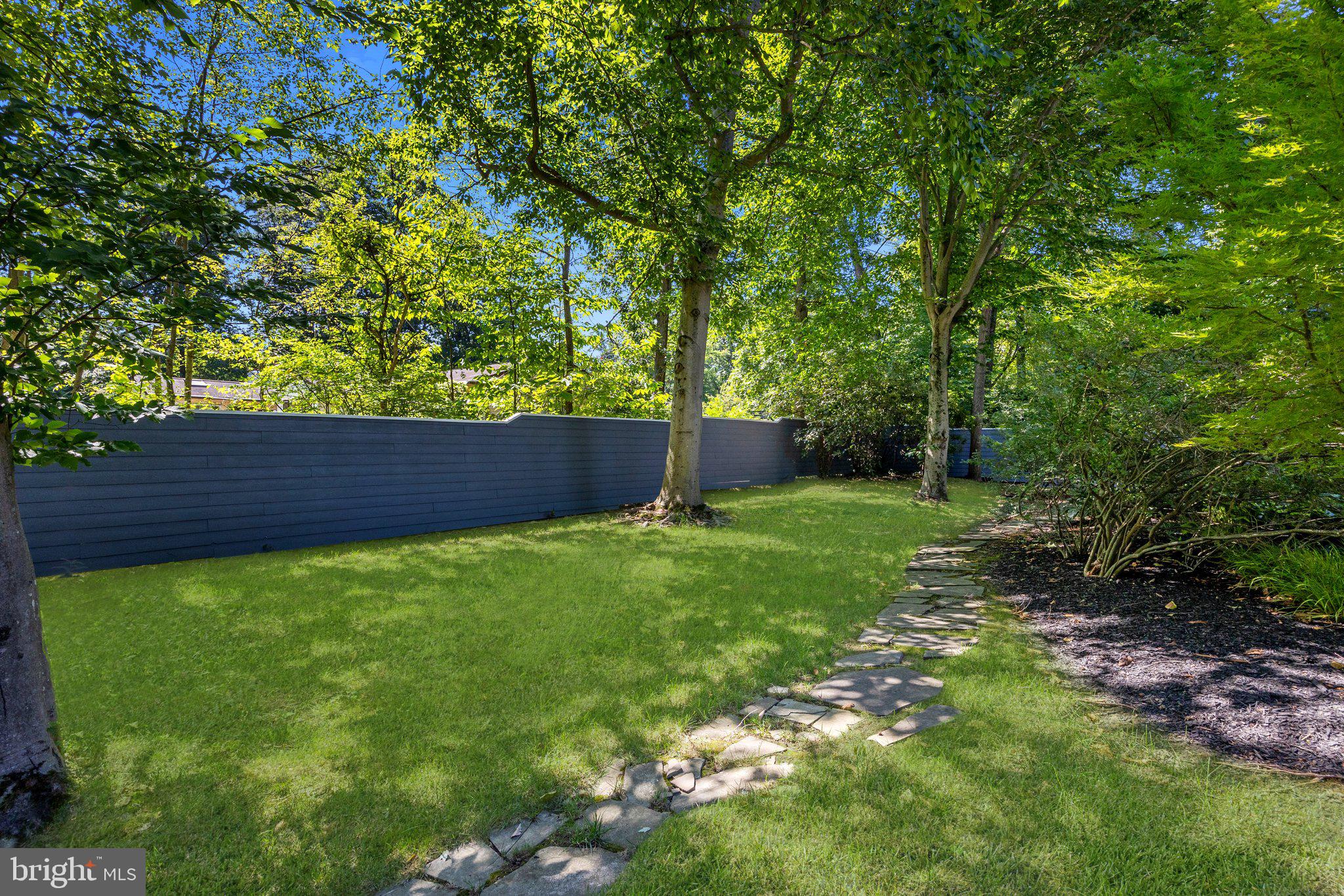 PEBBLE HILL - Residential