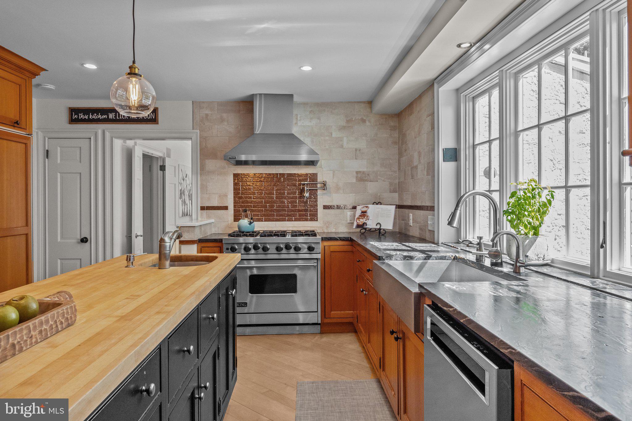 PEBBLE HILL - Residential