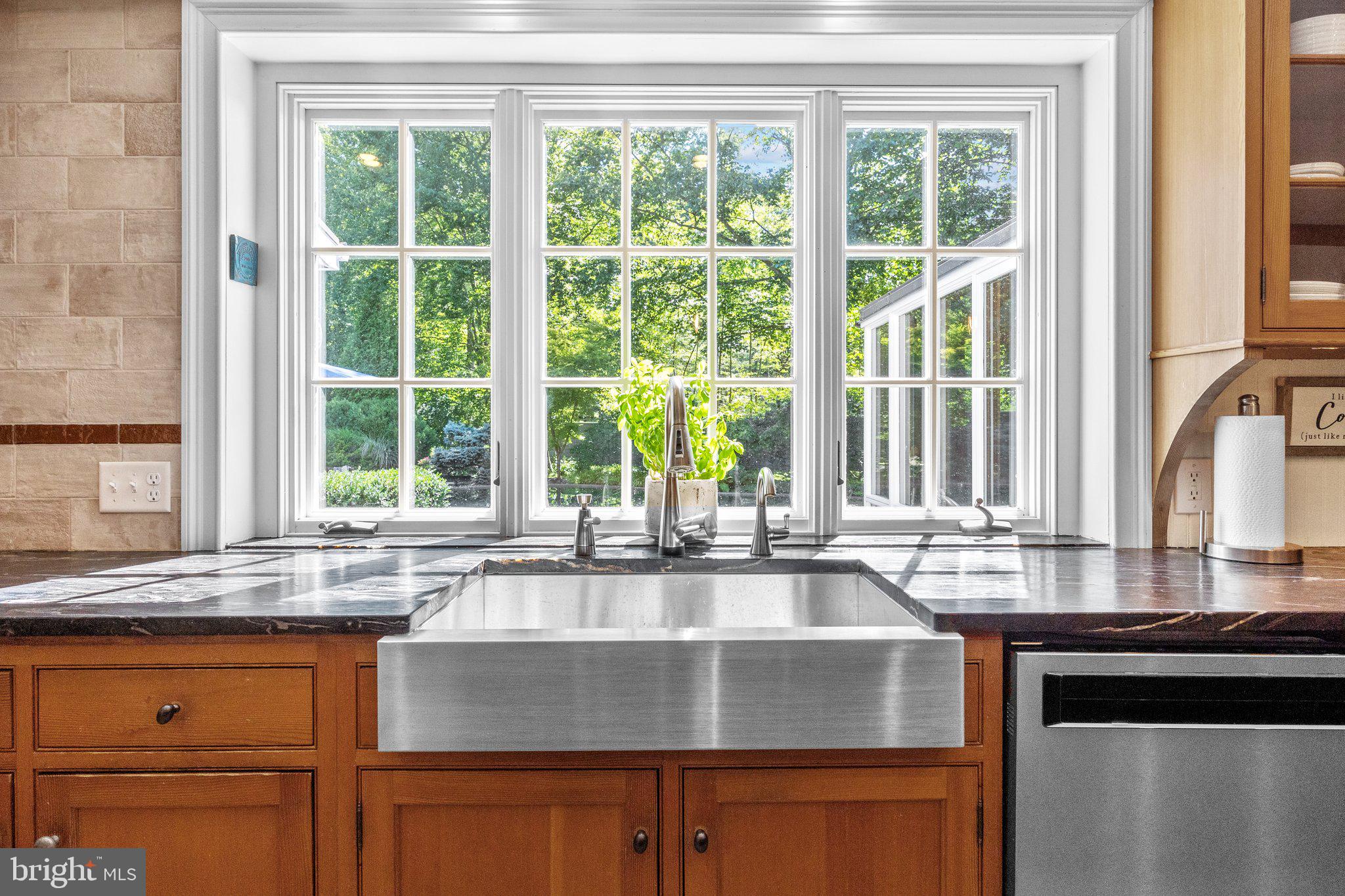 PEBBLE HILL - Residential