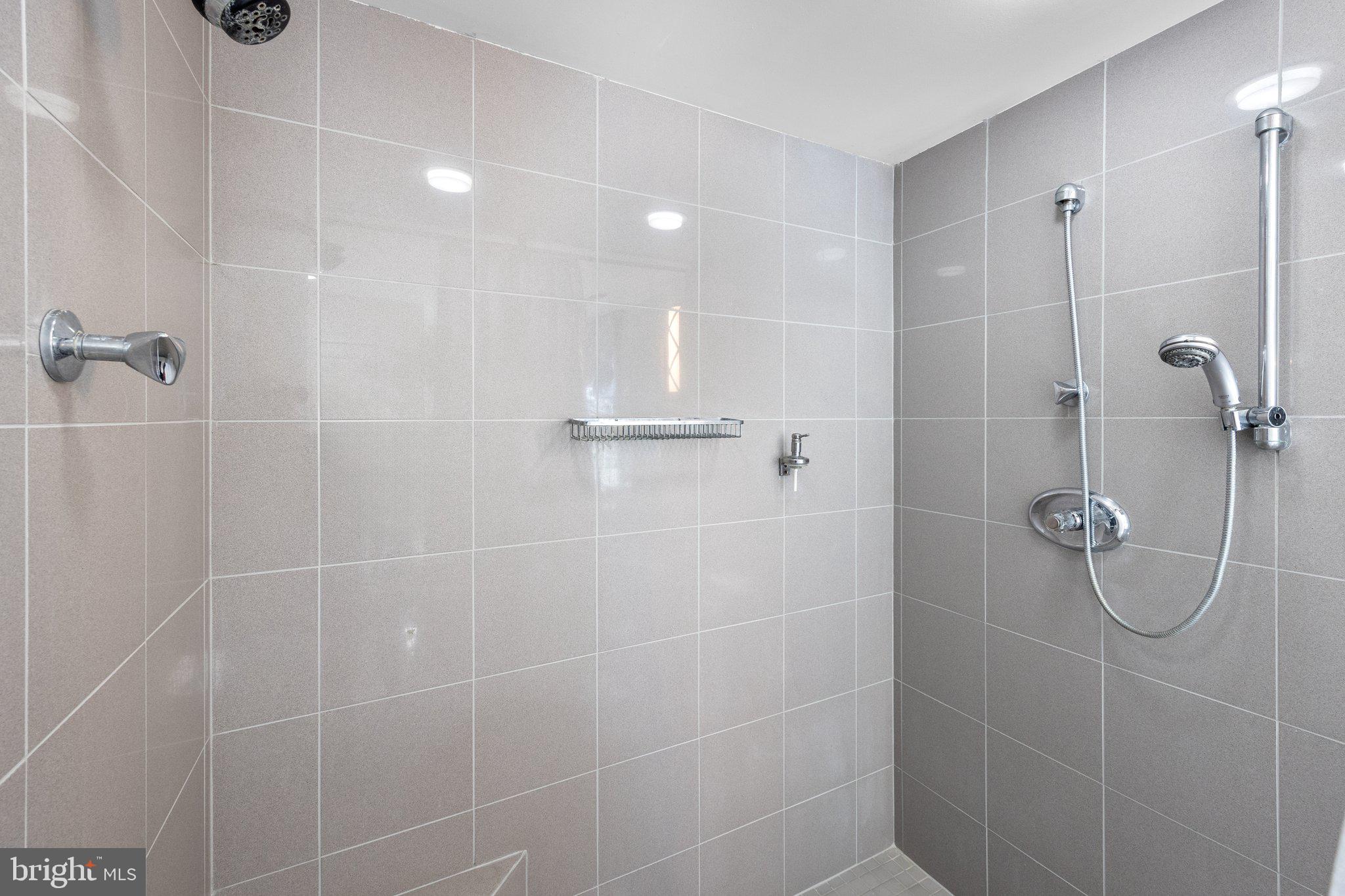 PEBBLE HILL - Residential