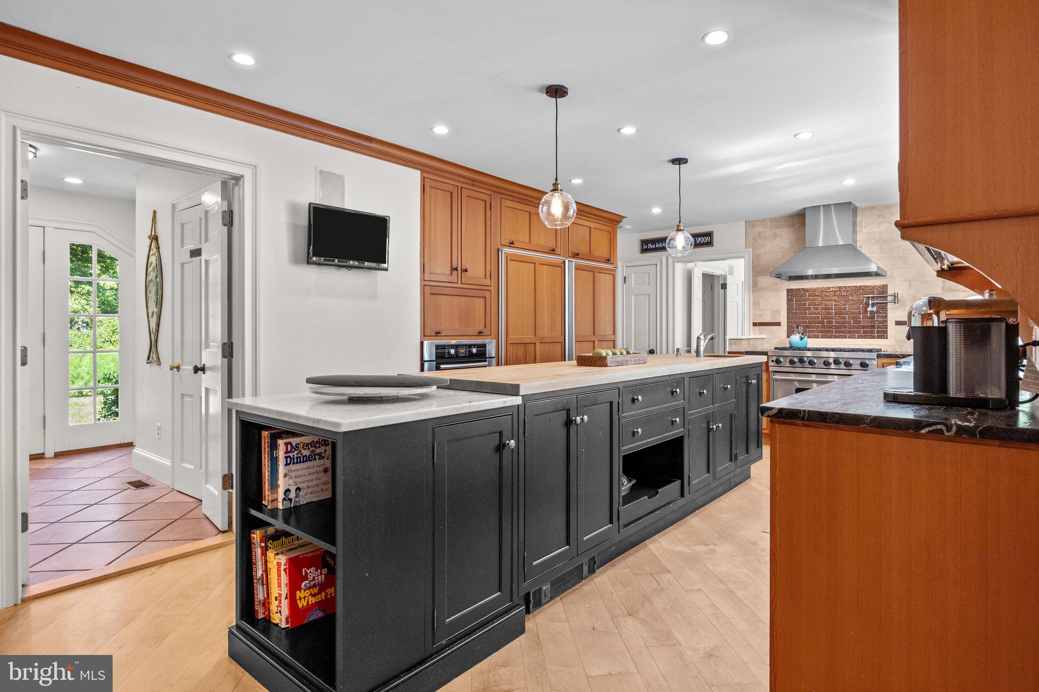 PEBBLE HILL - Residential