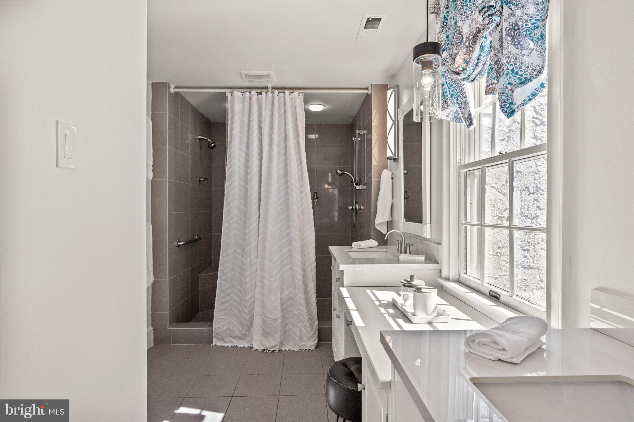 PEBBLE HILL - Residential