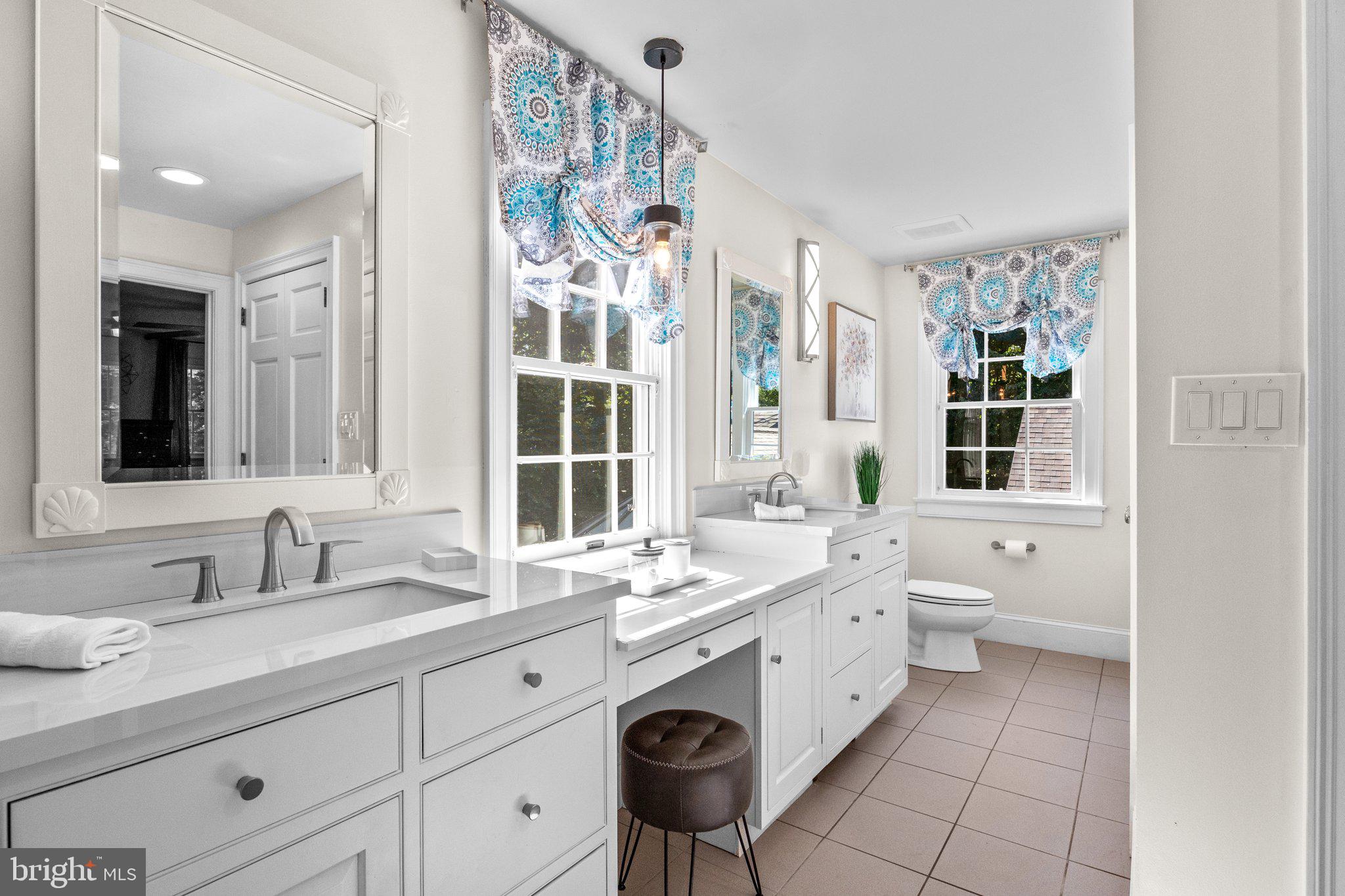 PEBBLE HILL - Residential