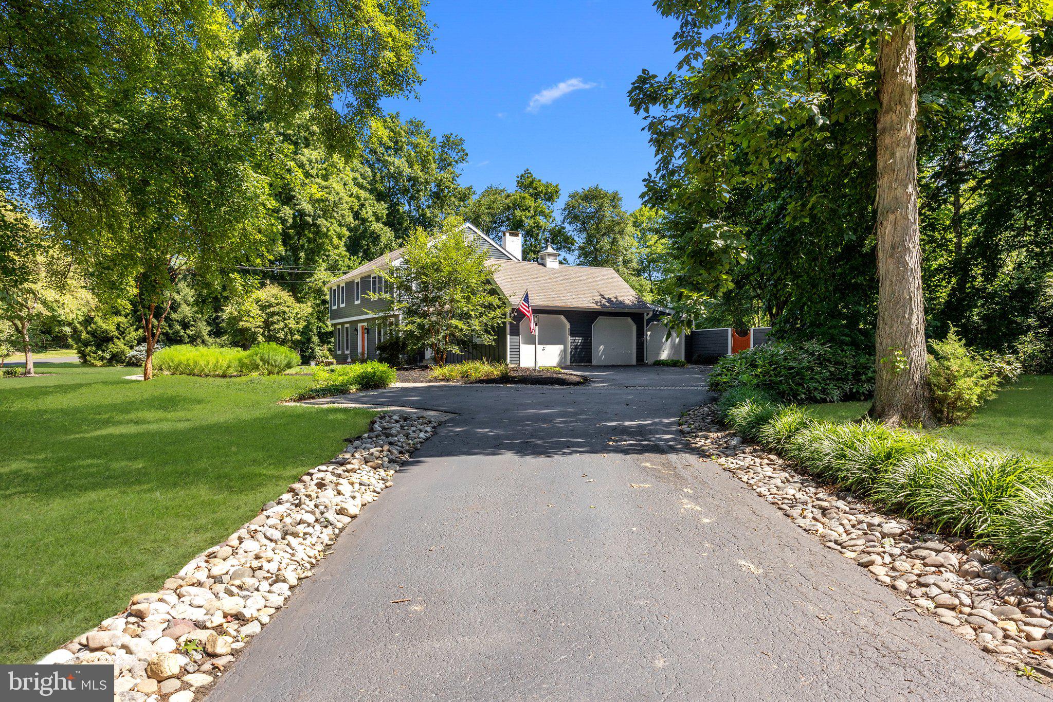 PEBBLE HILL - Residential