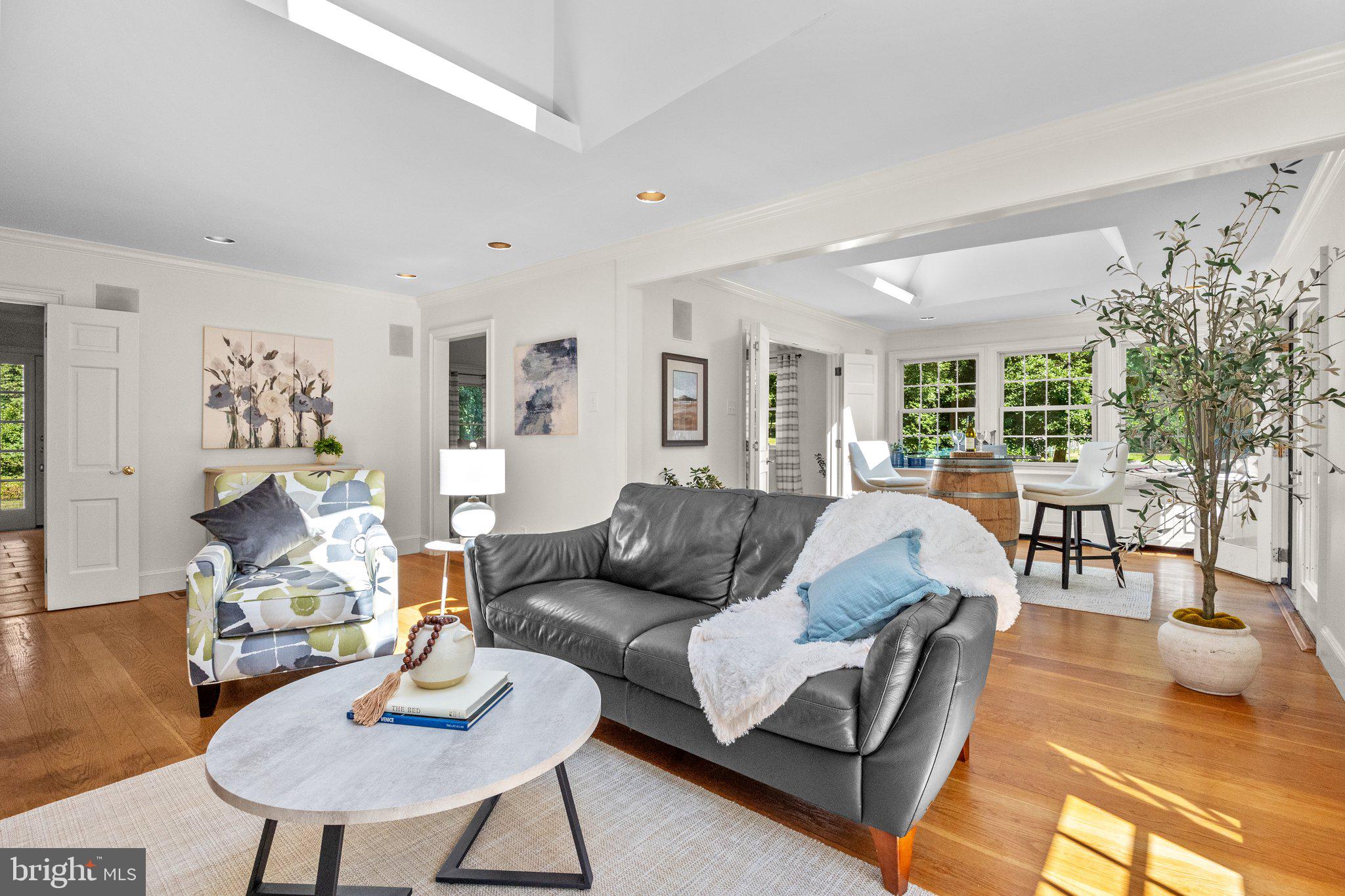 PEBBLE HILL - Residential