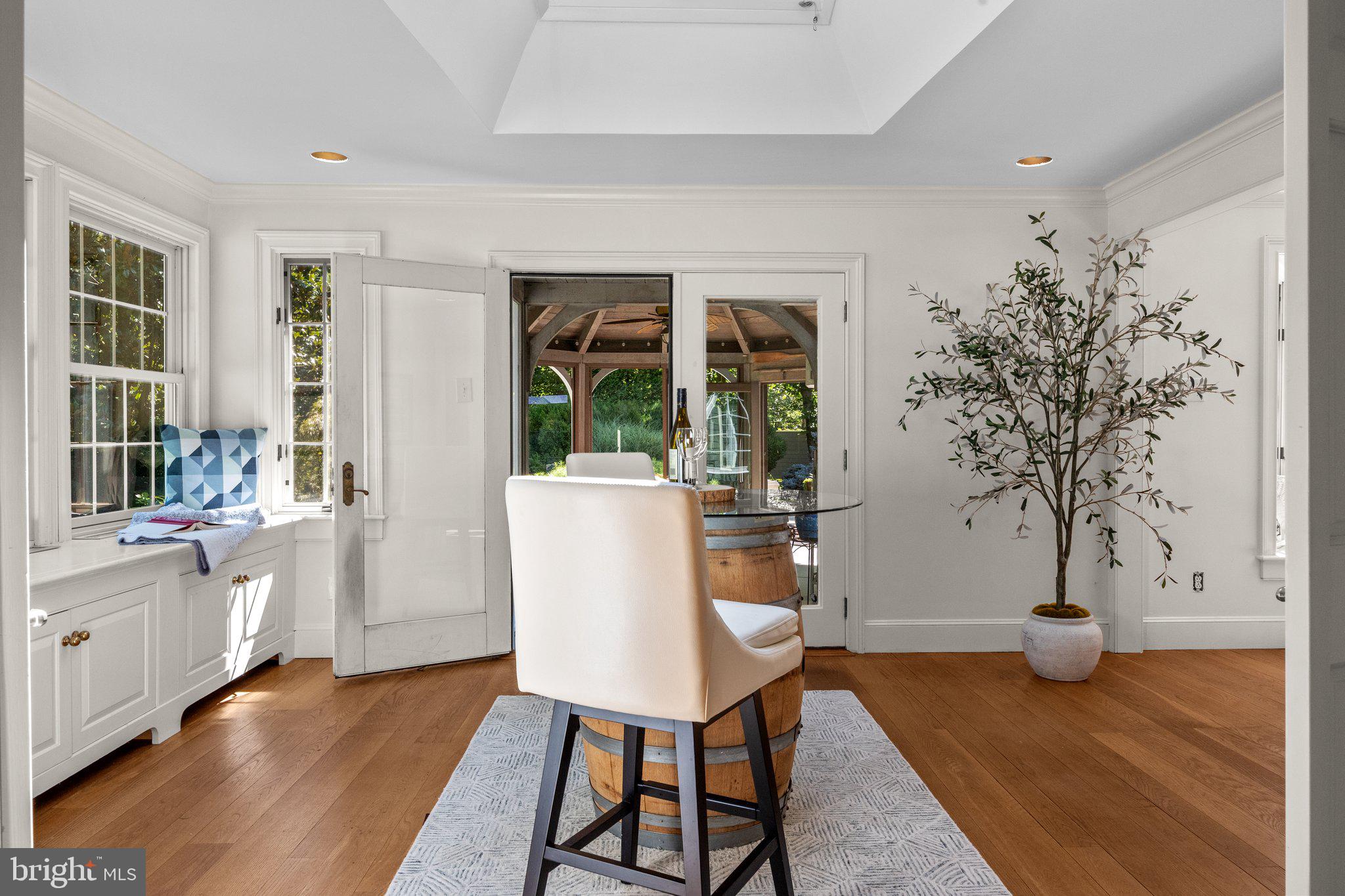 PEBBLE HILL - Residential