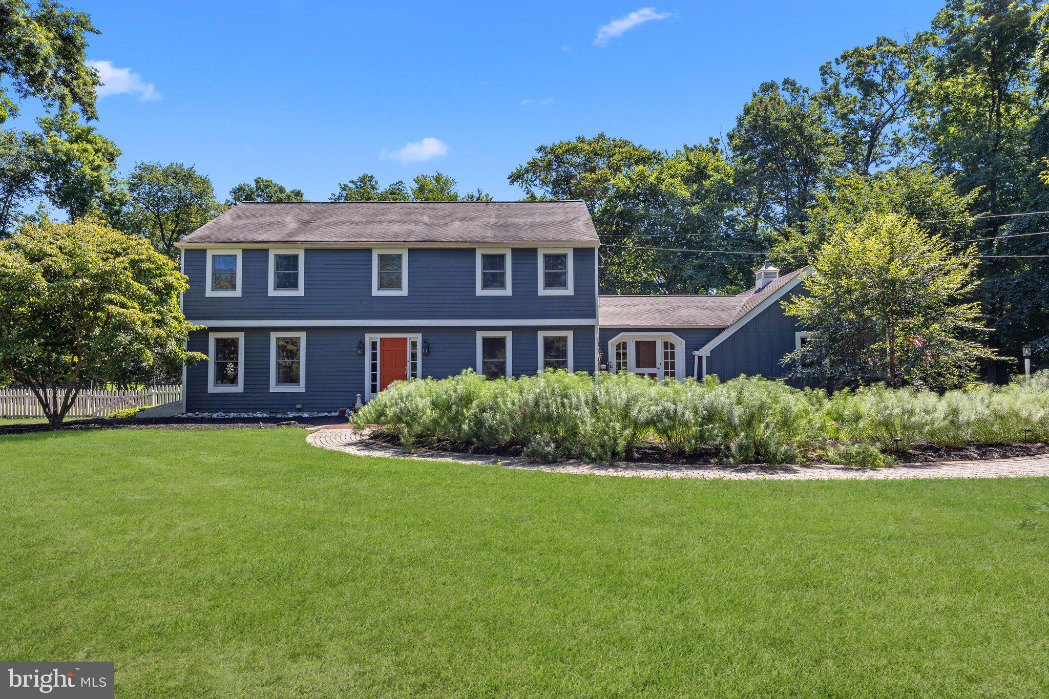 PEBBLE HILL - Residential