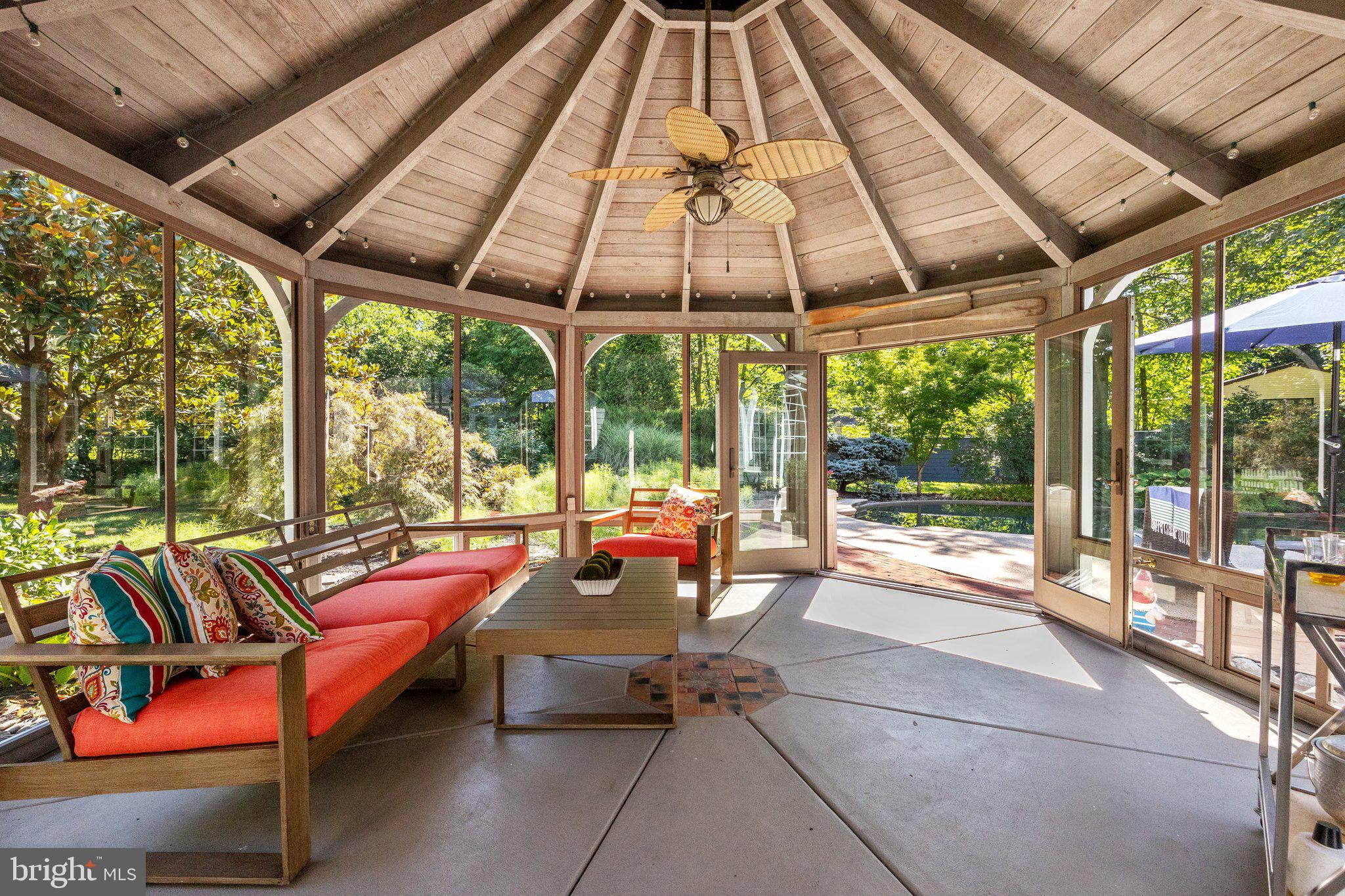 PEBBLE HILL - Residential