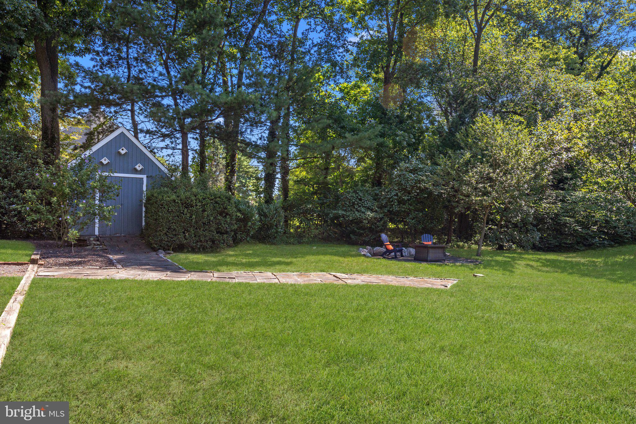 PEBBLE HILL - Residential