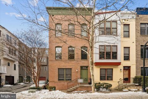 5608 44TH AVENUE HYATTSVILLE MD 20781