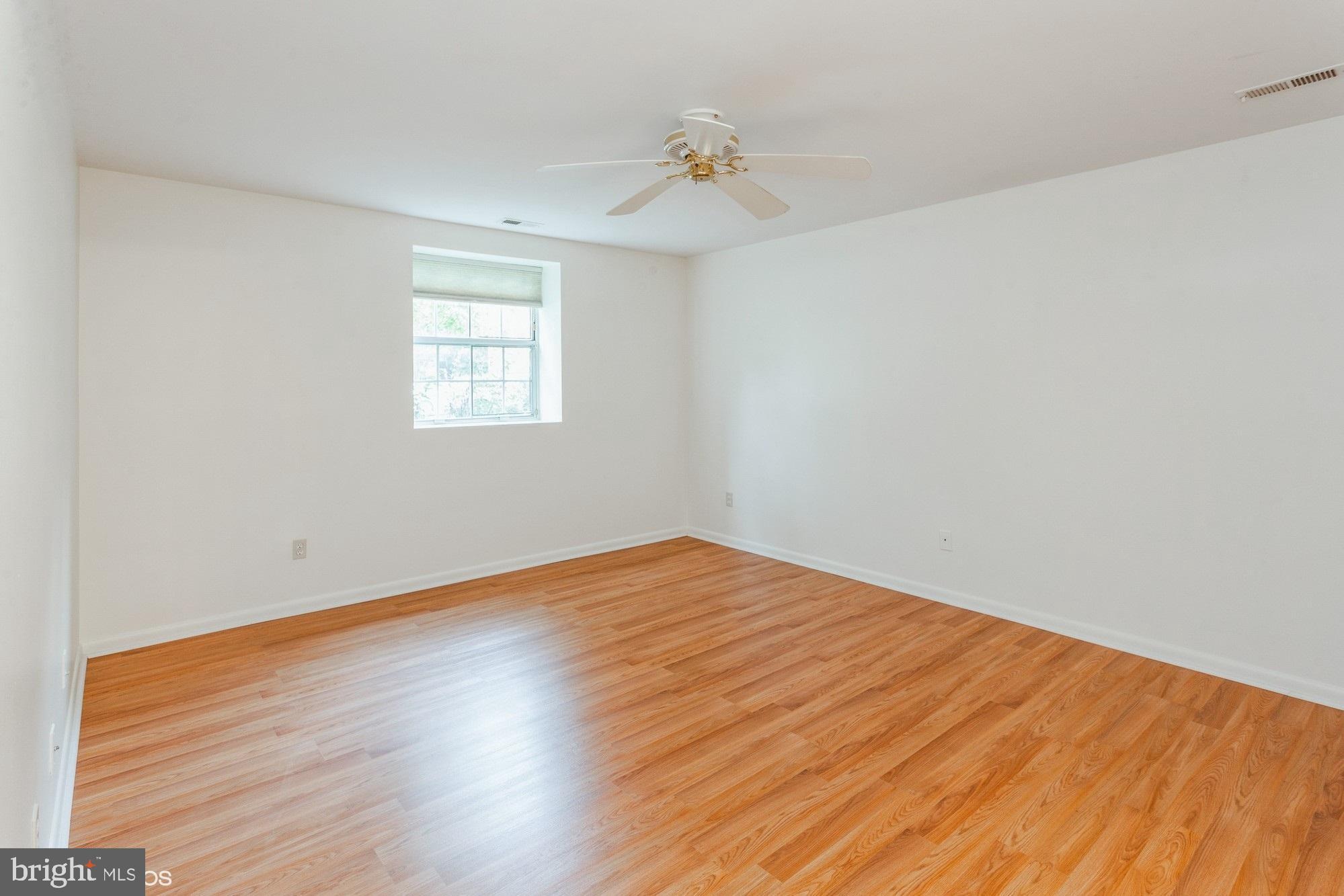 STAPLETON COURT GARDEN - Residential