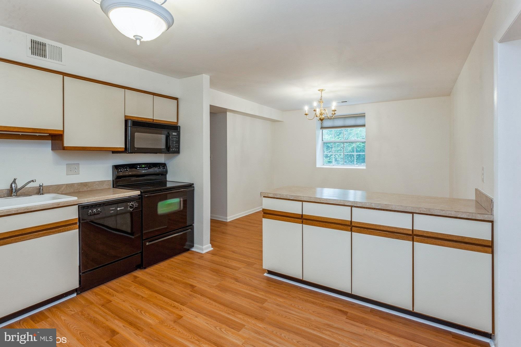 STAPLETON COURT GARDEN - Residential