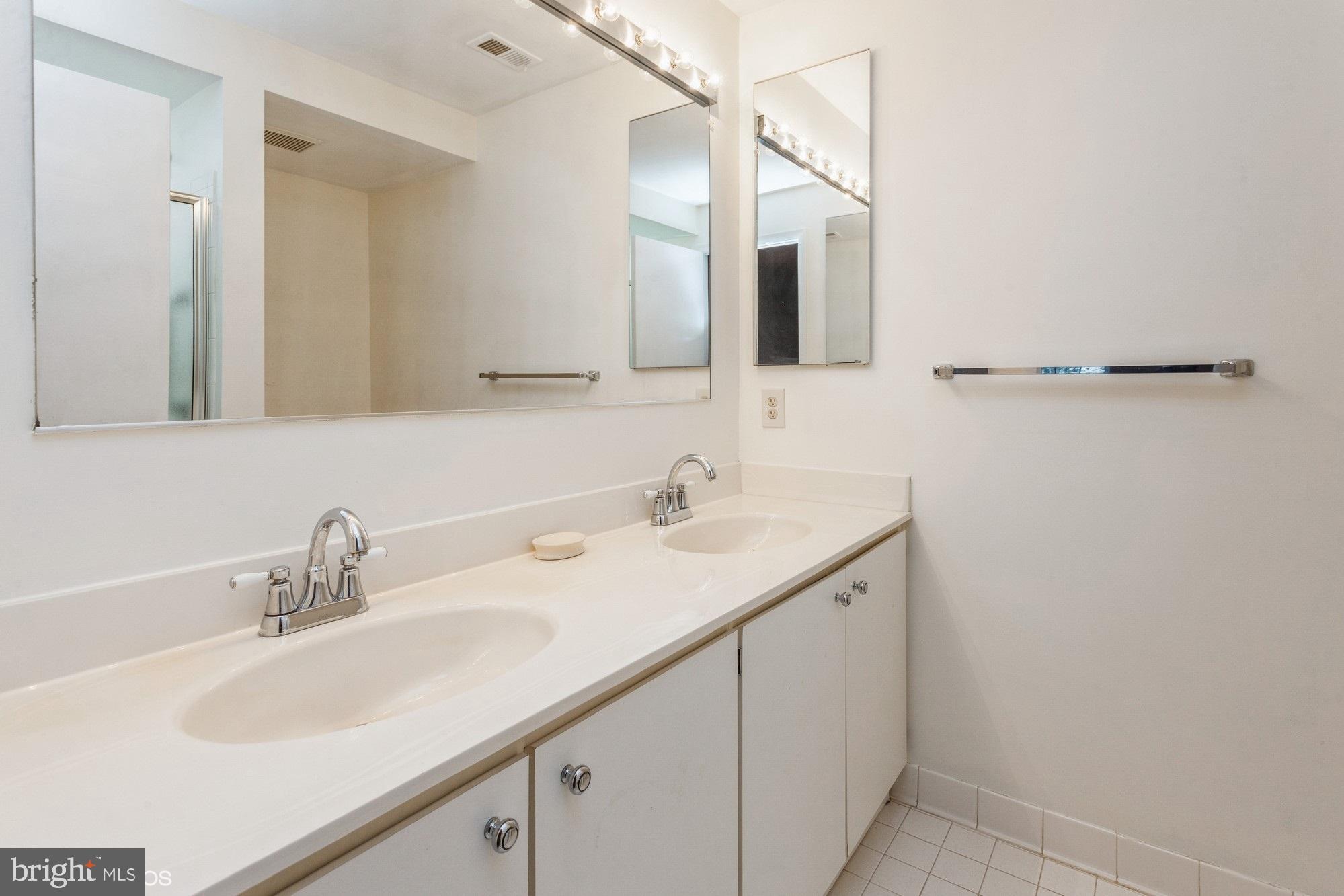 STAPLETON COURT GARDEN - Residential