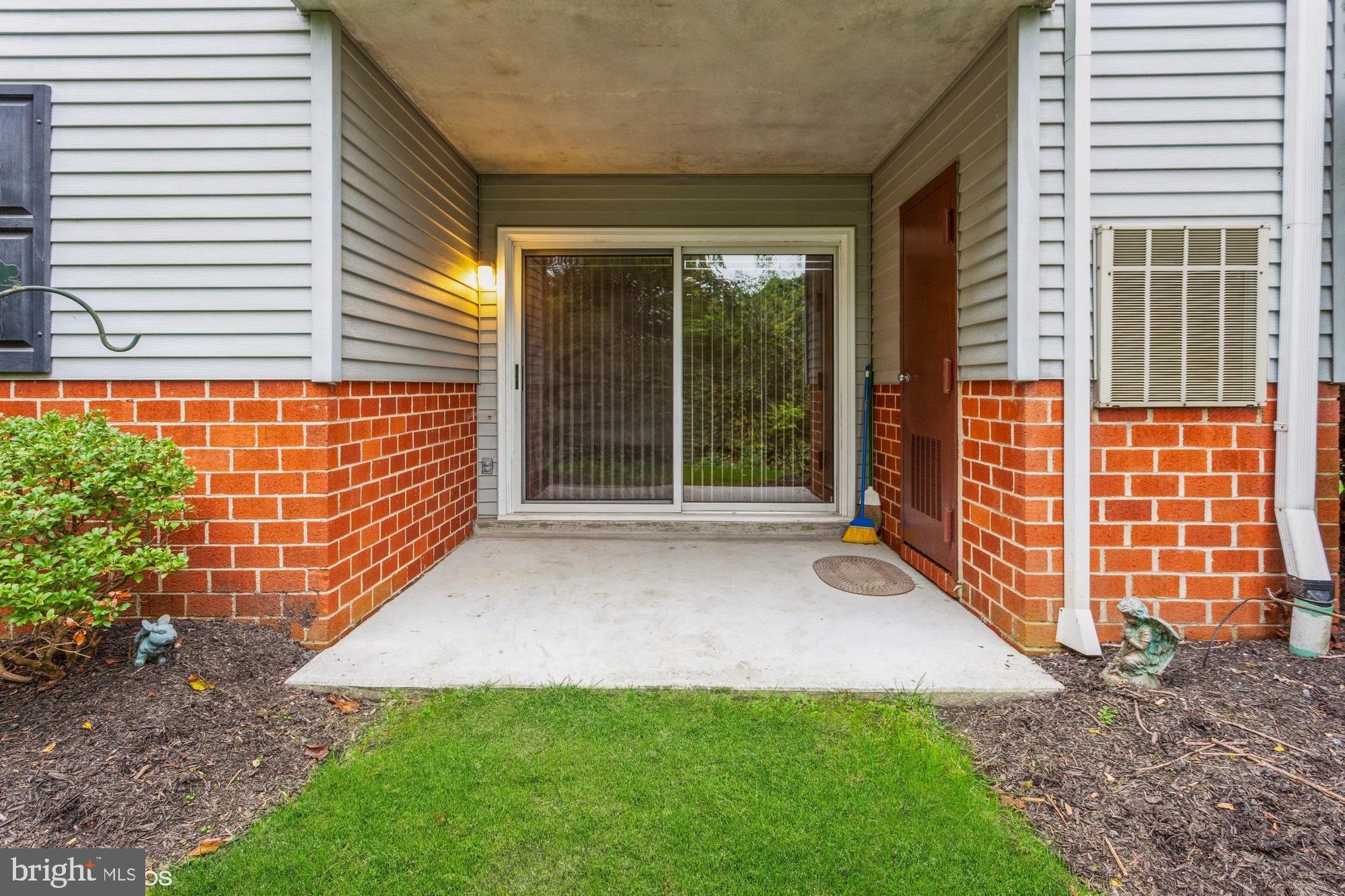 STAPLETON COURT GARDEN - Residential