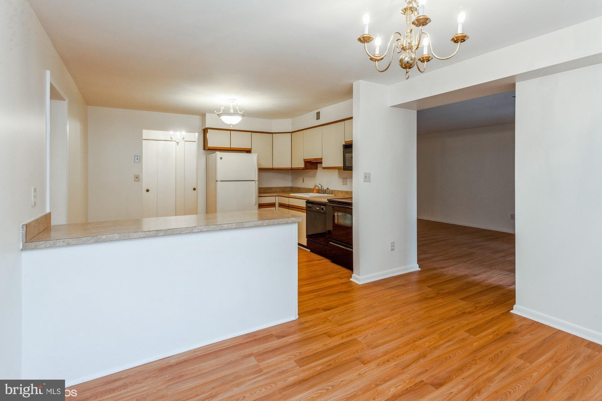 STAPLETON COURT GARDEN - Residential