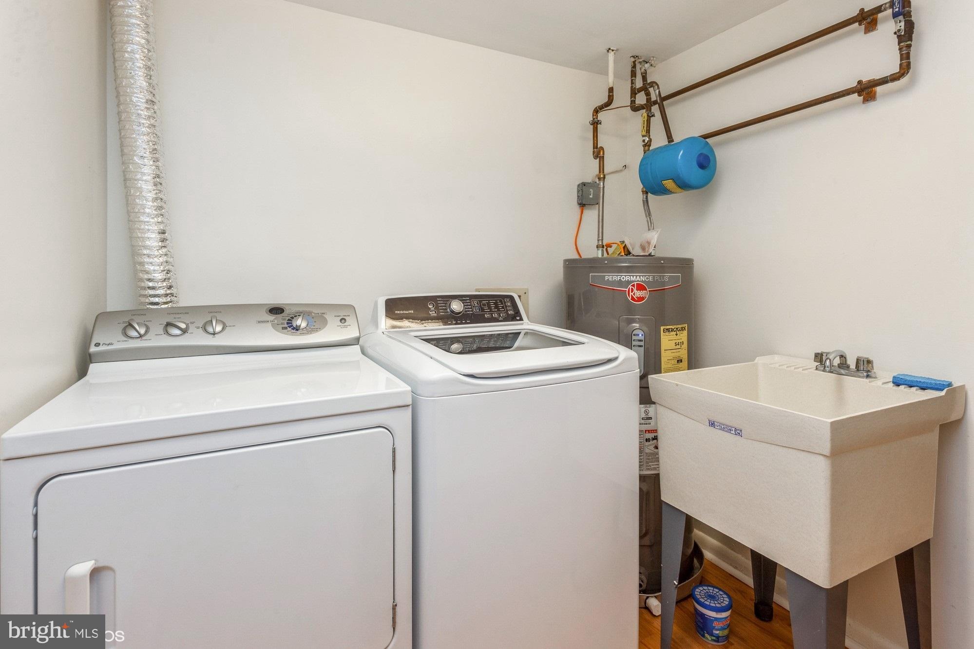 STAPLETON COURT GARDEN - Residential