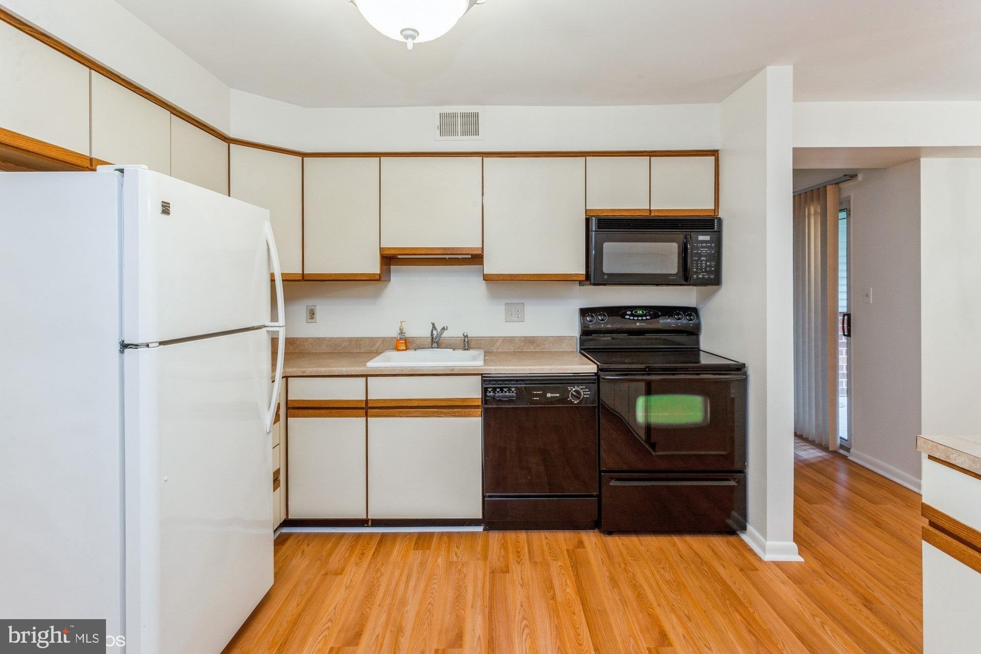 STAPLETON COURT GARDEN - Residential