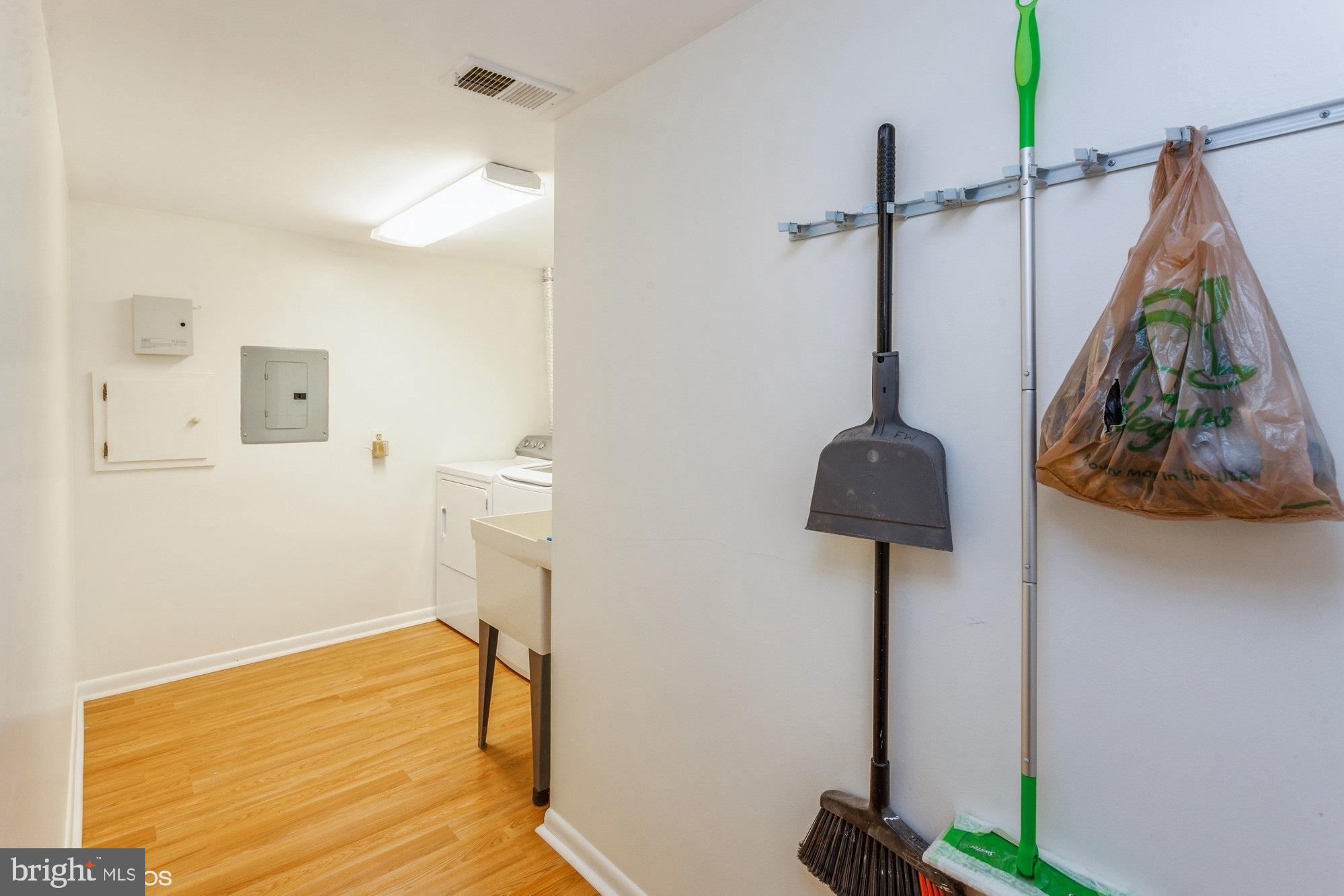 STAPLETON COURT GARDEN - Residential