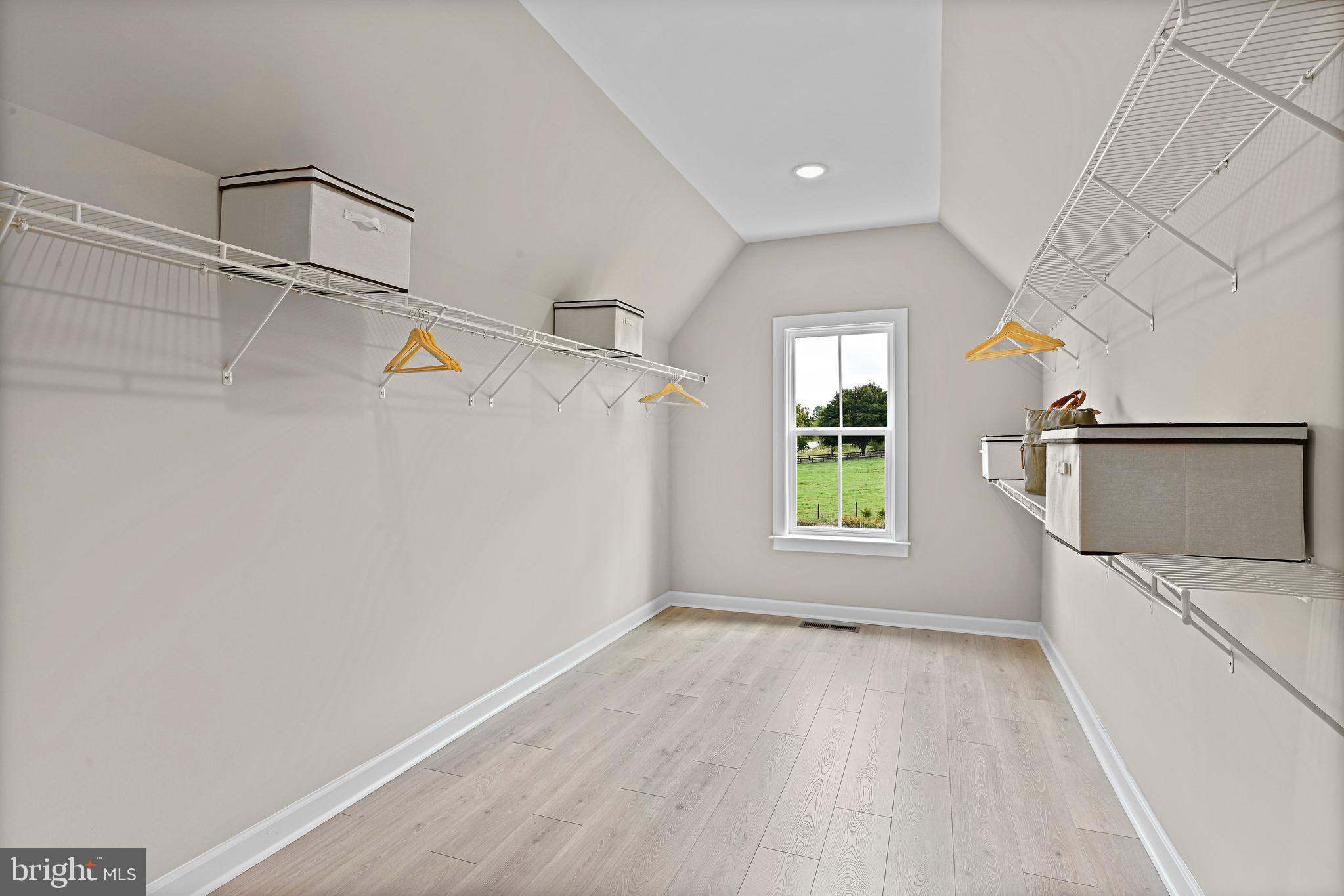 TANAGER - Residential