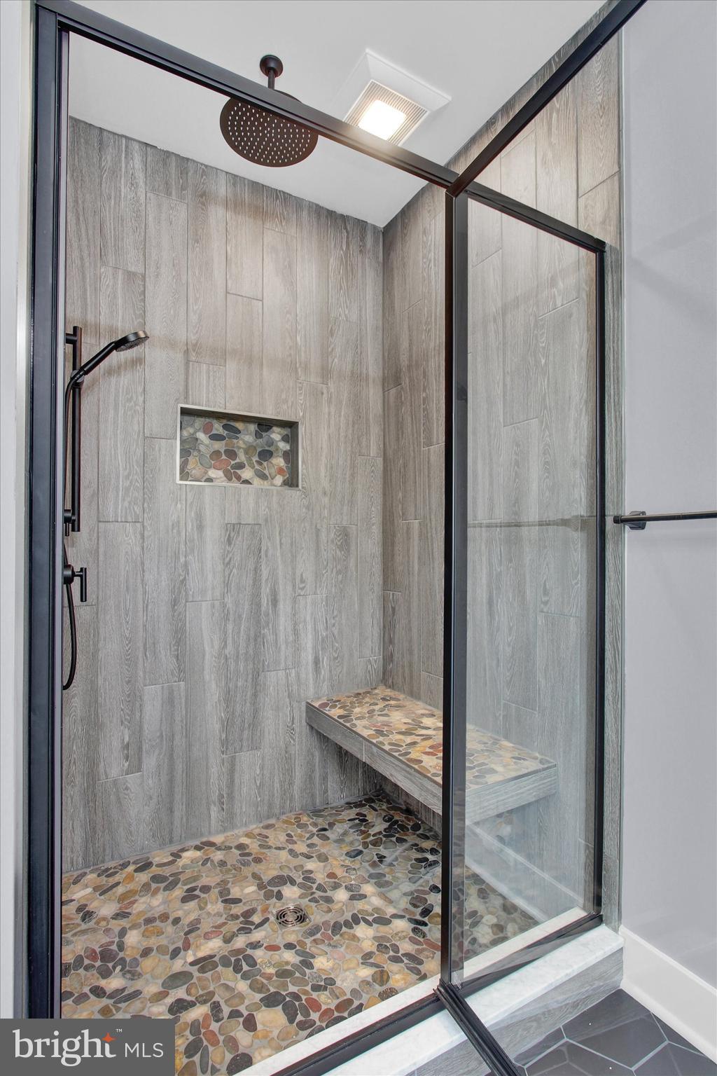 GLENVILLE - Residential