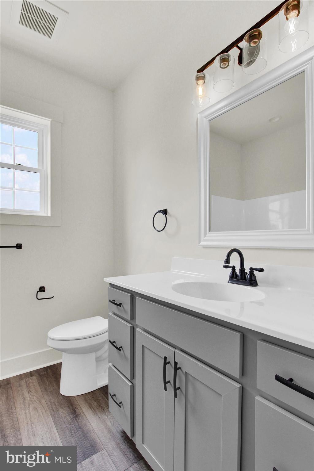 GLENVILLE - Residential