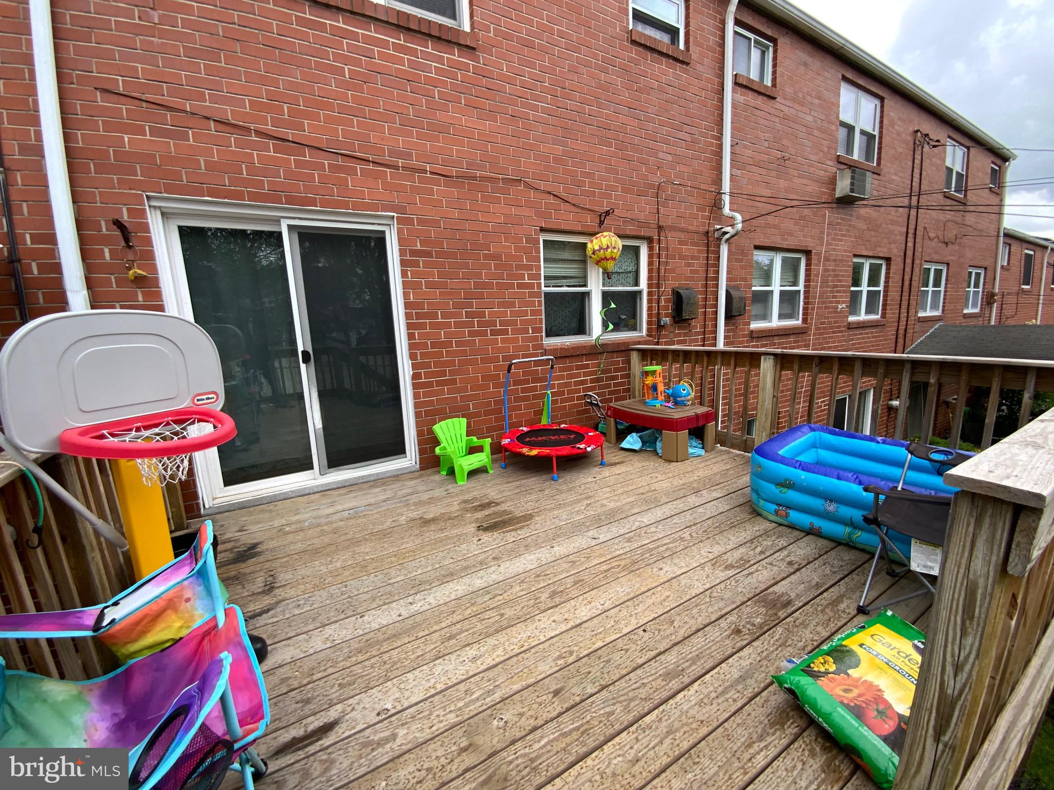 8TH WARD - Residential