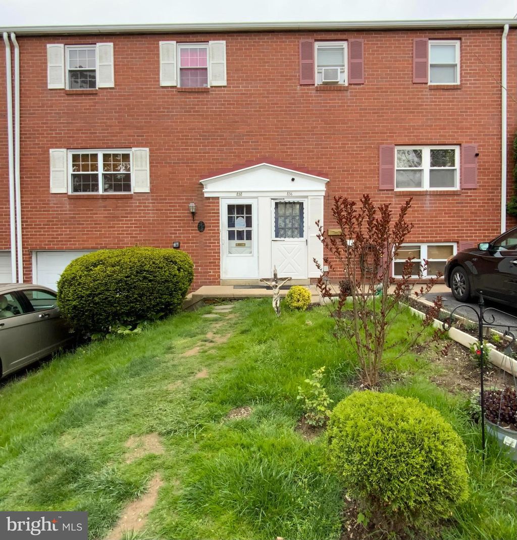 Photo of 858 HILTON DR, LANCASTER, PA 17603 (MLS # PALA2034724)