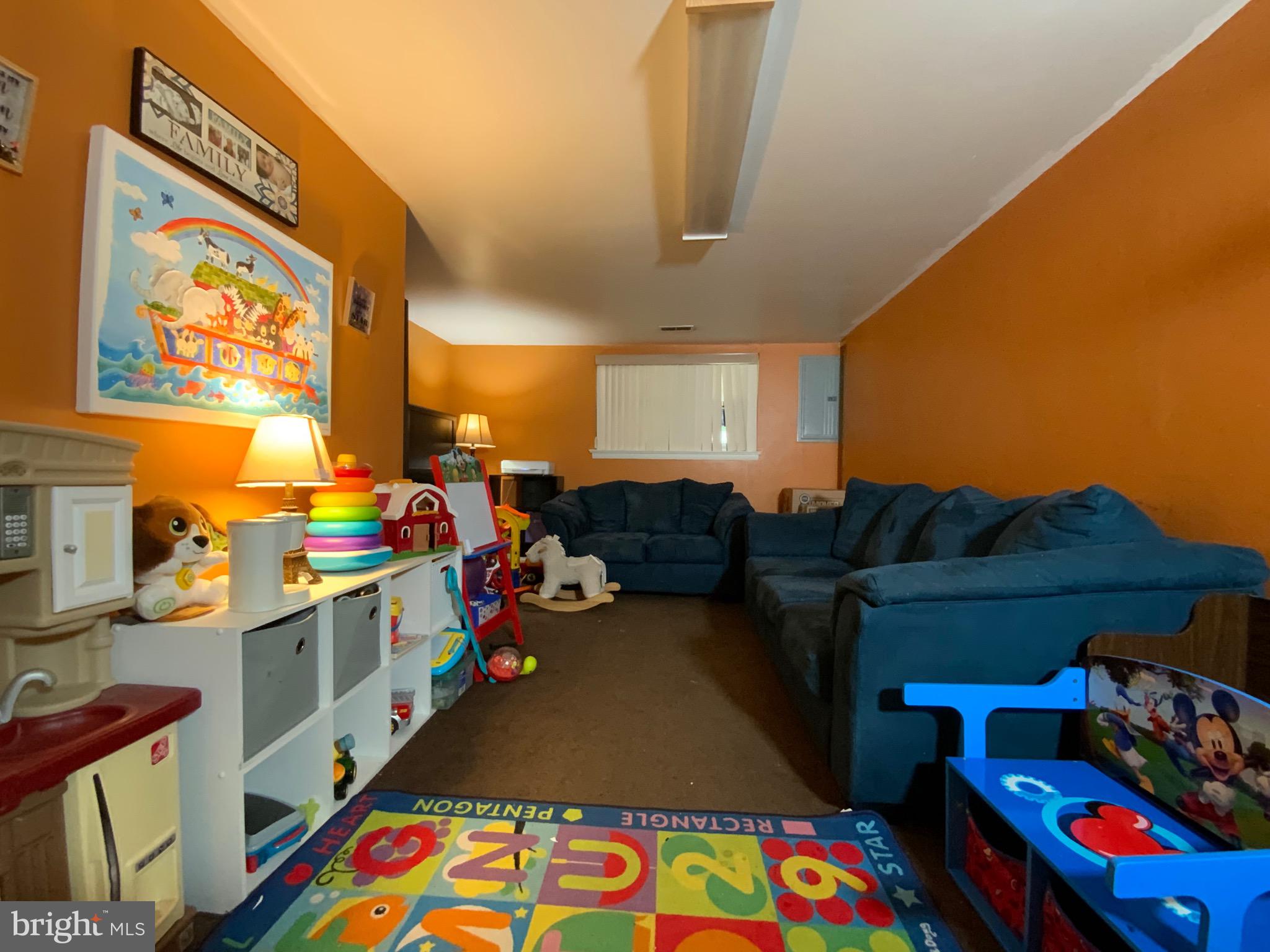 8TH WARD - Residential