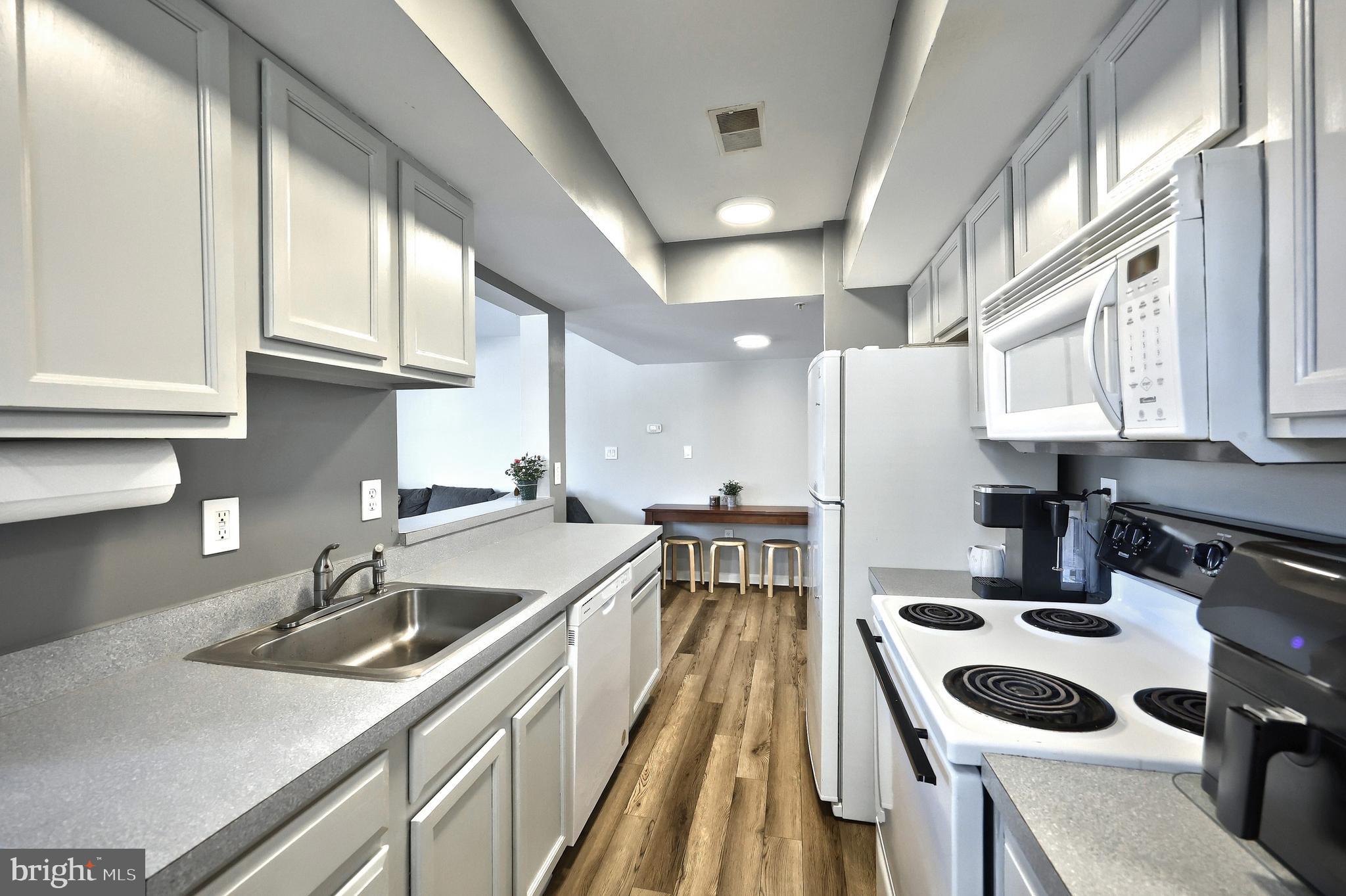 ALTAMONT GARDENS - Residential