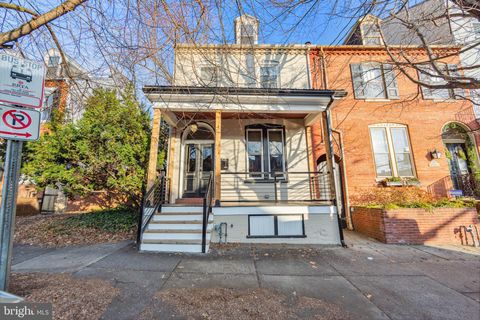 Photo of 405 W Orange Street, Lancaster, PA 17603 (MLS # PALA2044942)