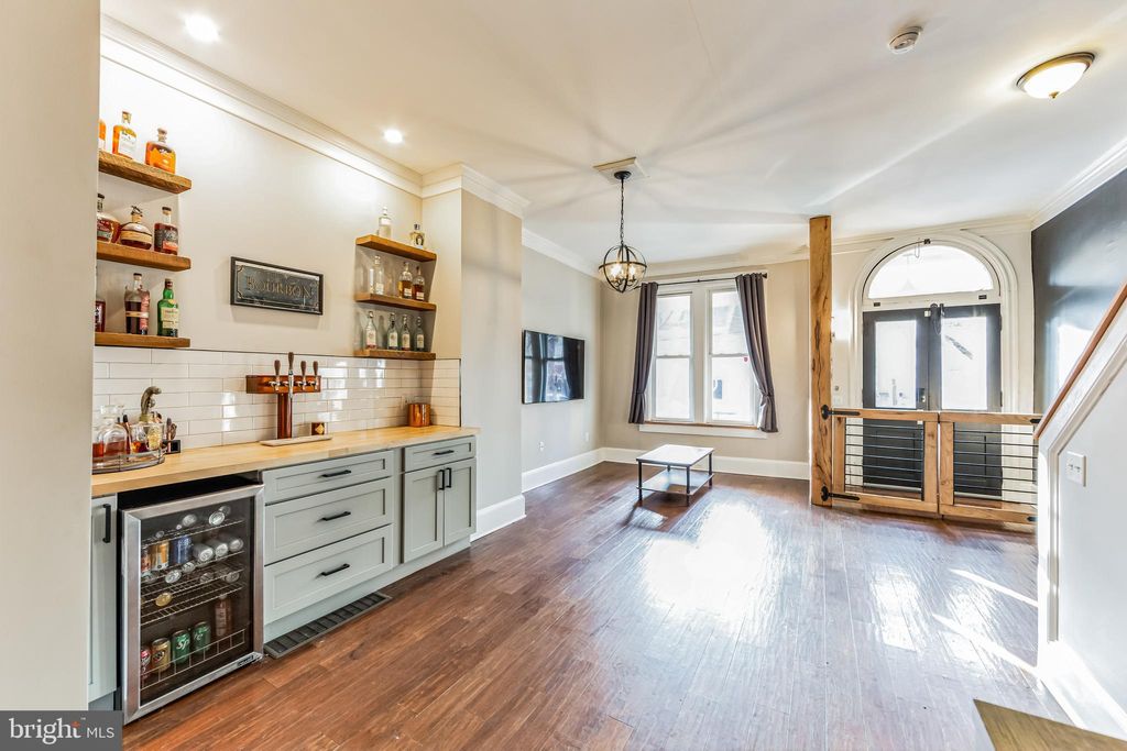 Photo of 405 W Orange Street, Lancaster, PA 17603 (MLS # PALA2044942)