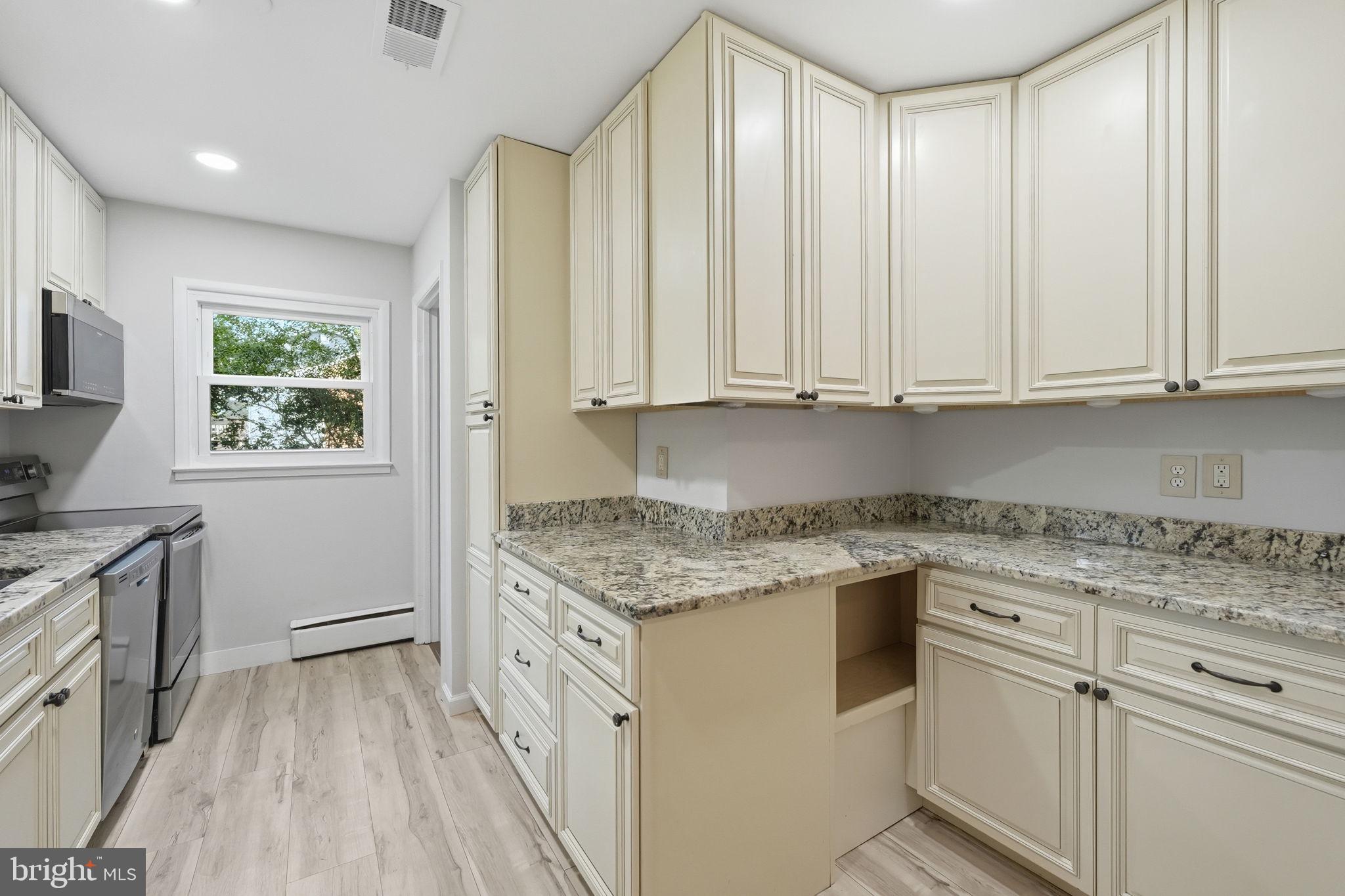 8413 RUGBY ROAD
