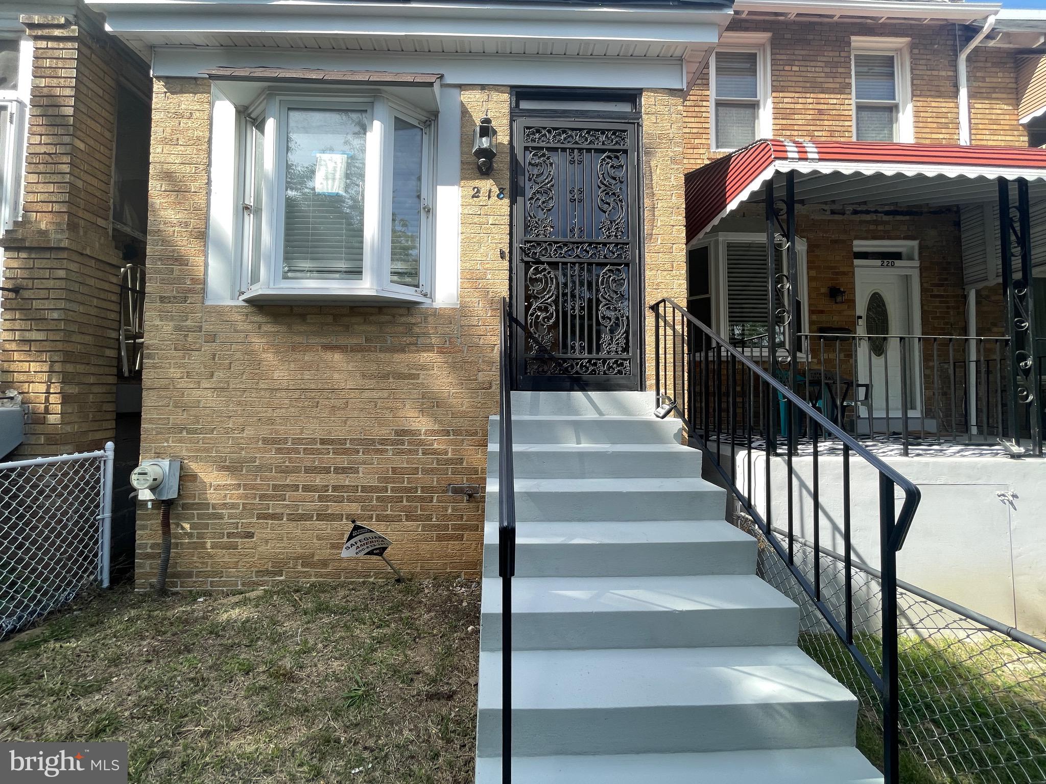 218 BRYANT STREET NE