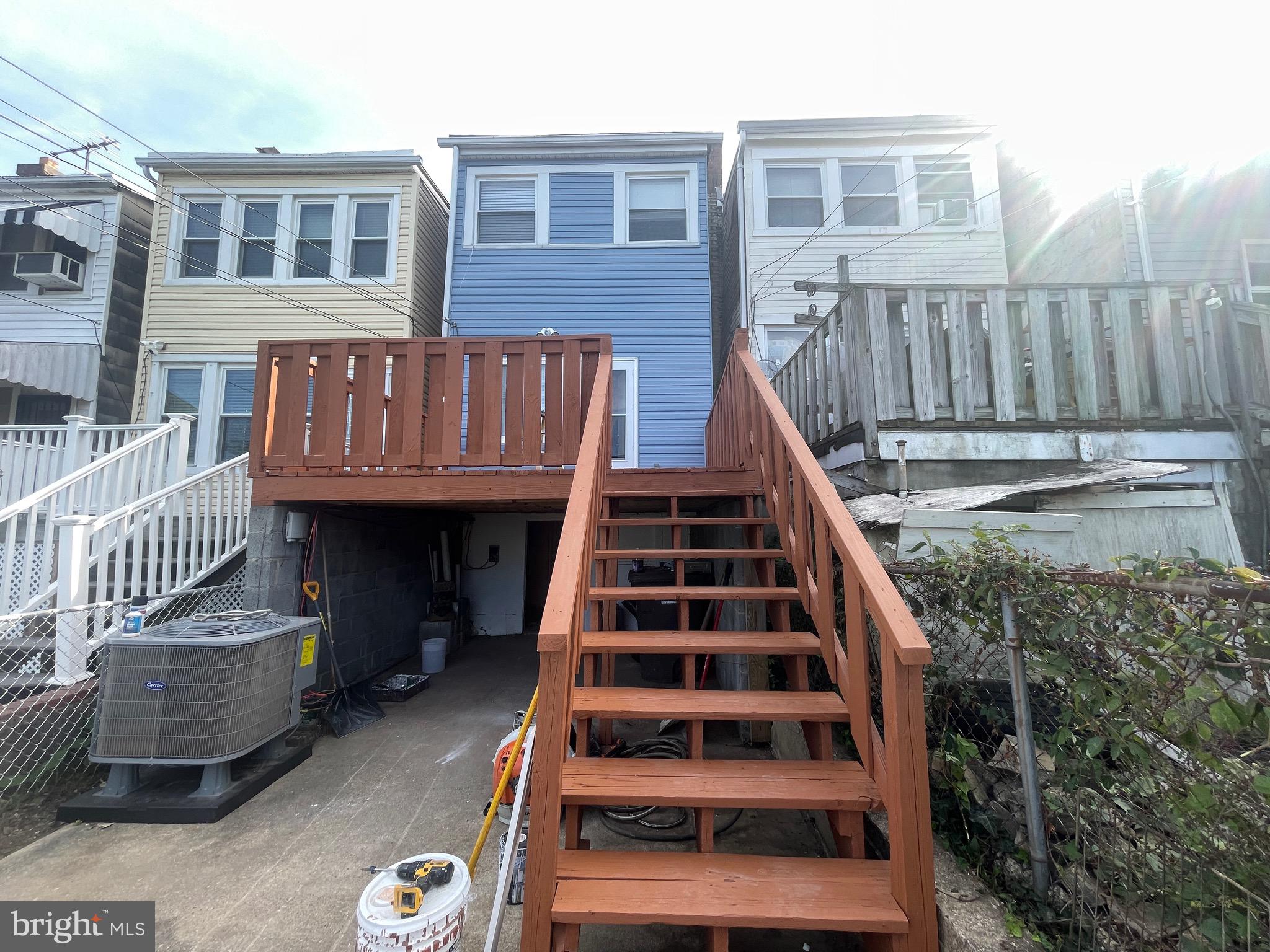 218 BRYANT STREET NE
