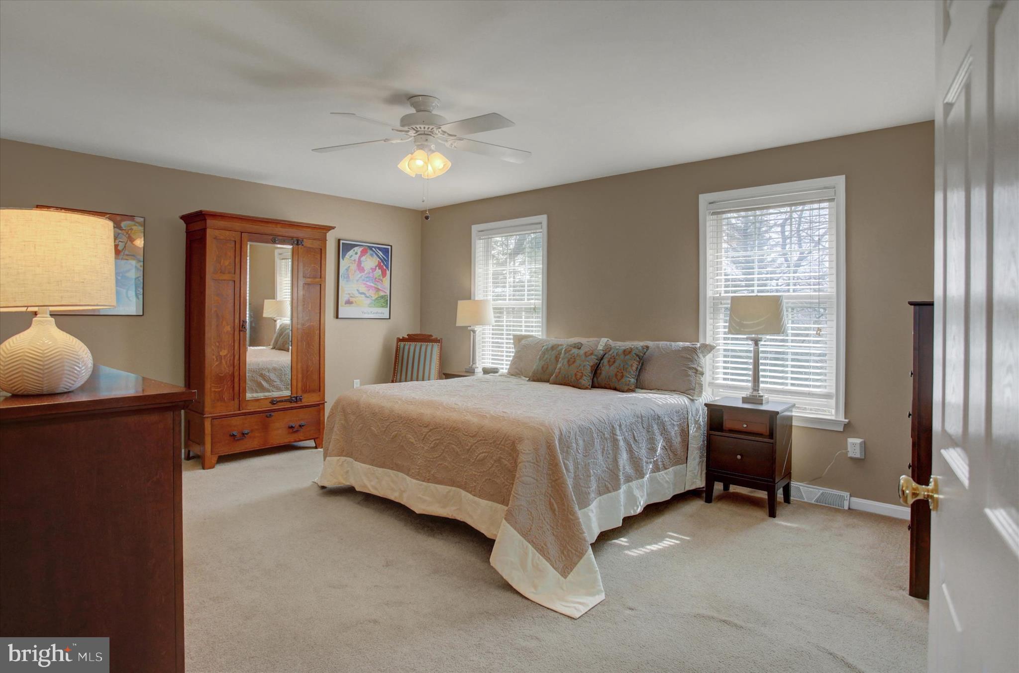 MOUNTAIN VIEW - Residential