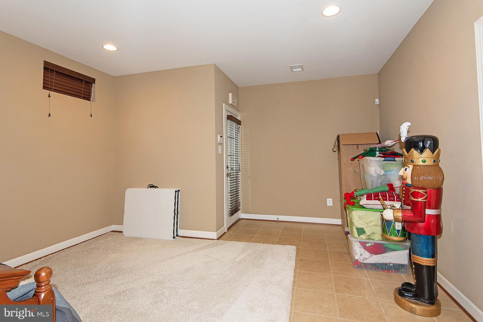 RIVERWOOD - Residential