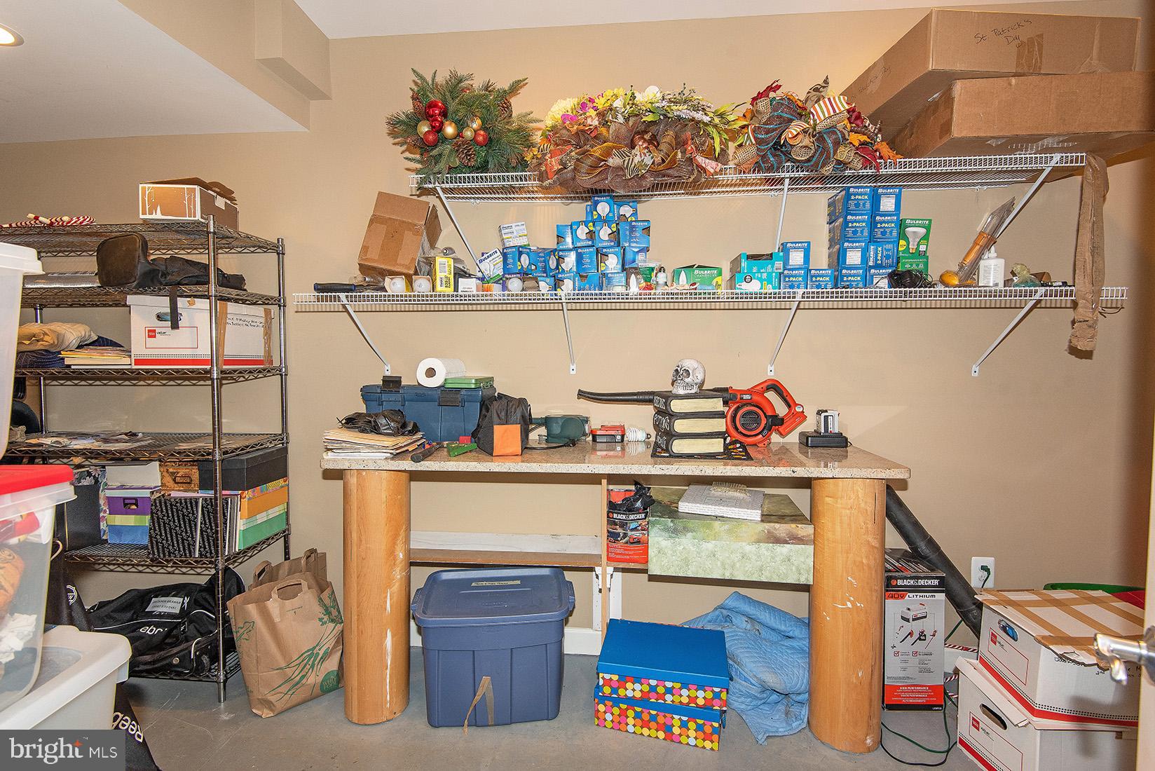 RIVERWOOD - Residential