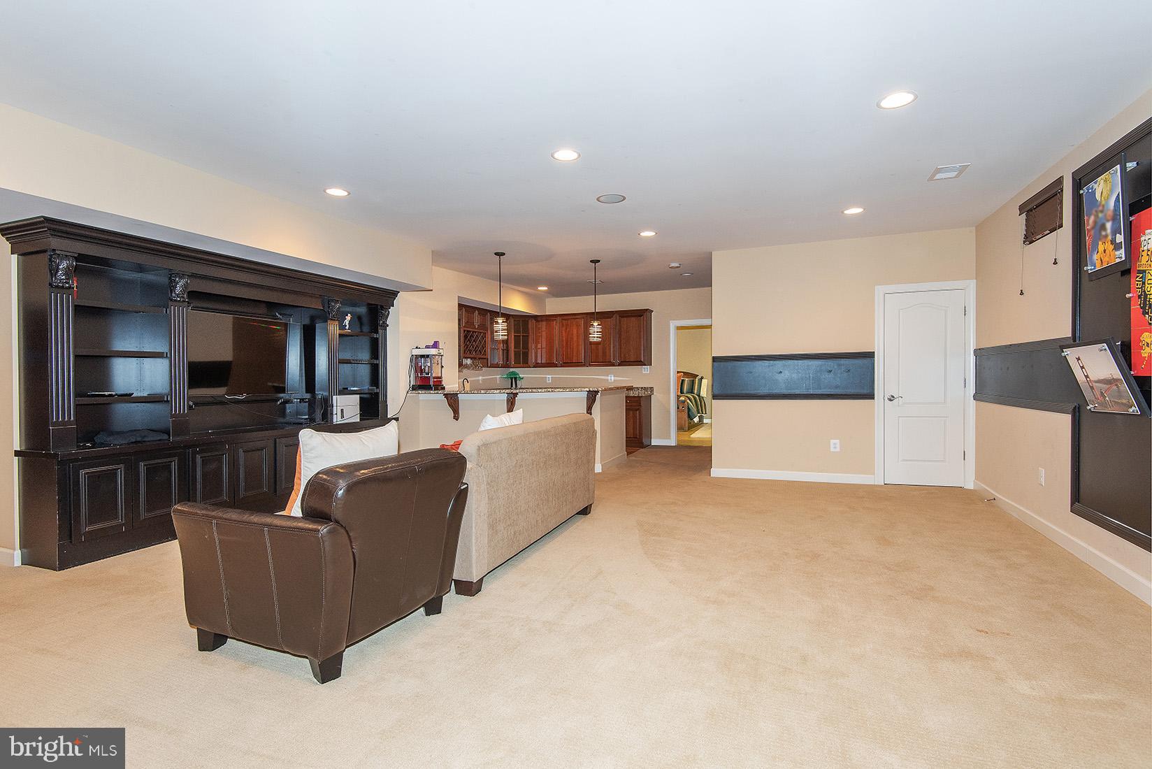 RIVERWOOD - Residential