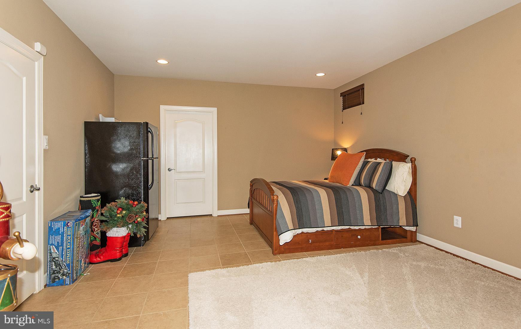 RIVERWOOD - Residential