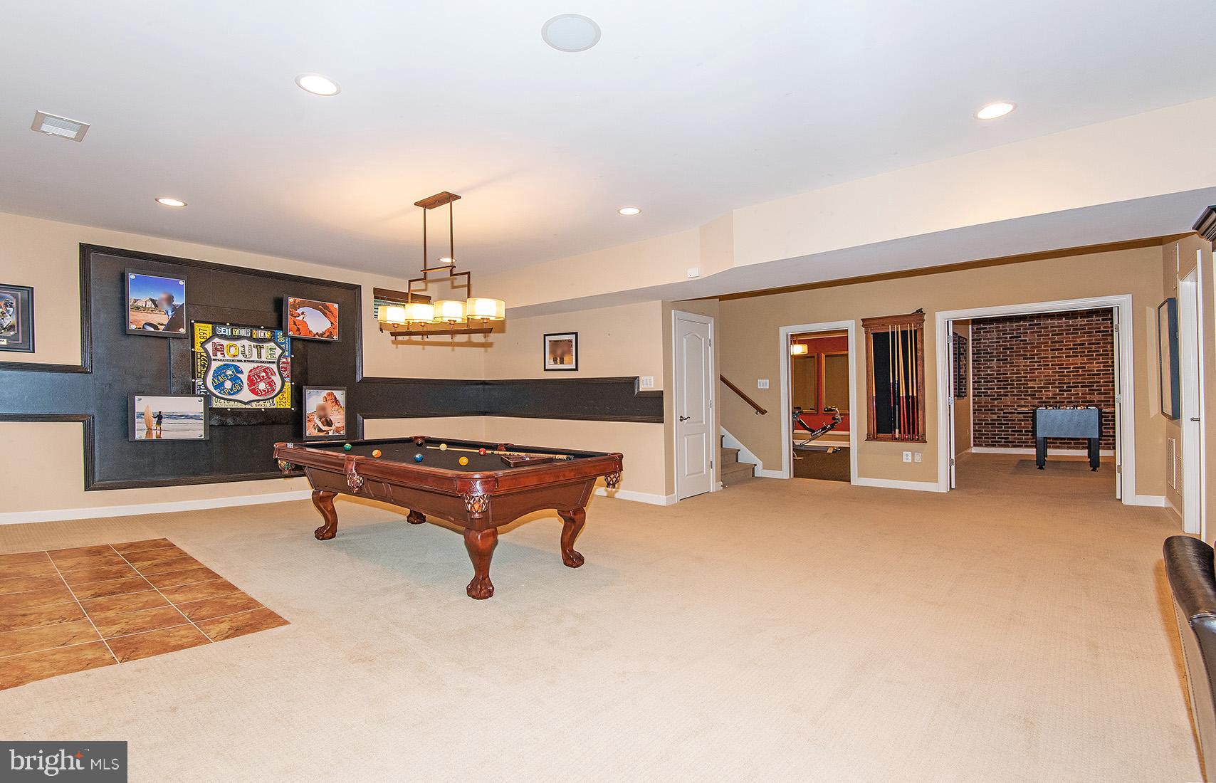 RIVERWOOD - Residential