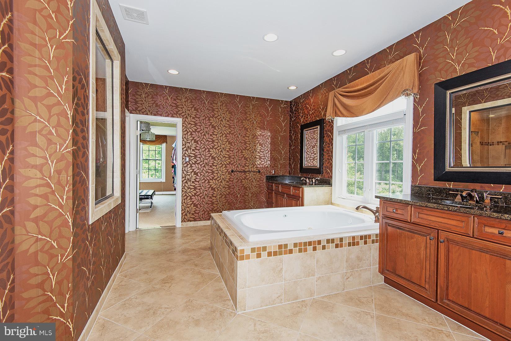 RIVERWOOD - Residential