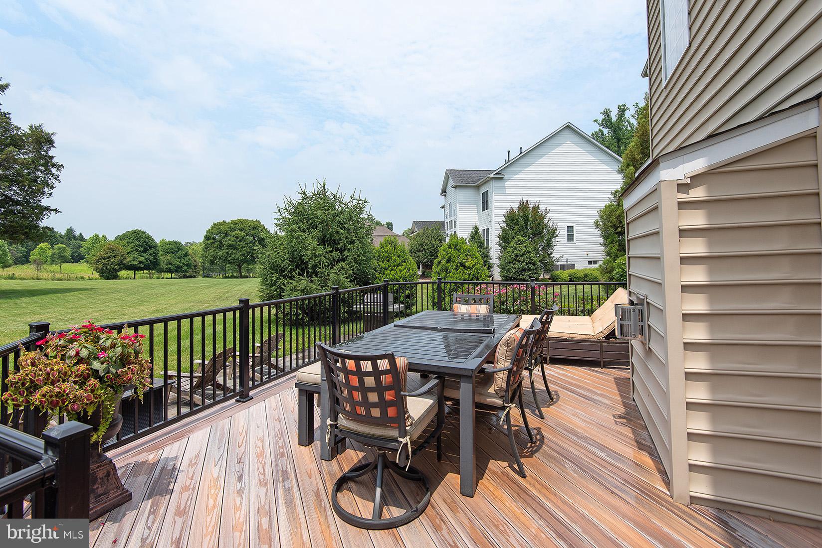 RIVERWOOD - Residential