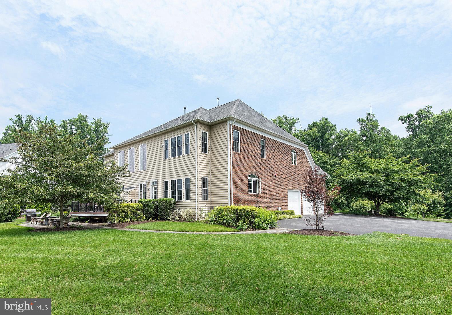 RIVERWOOD - Residential