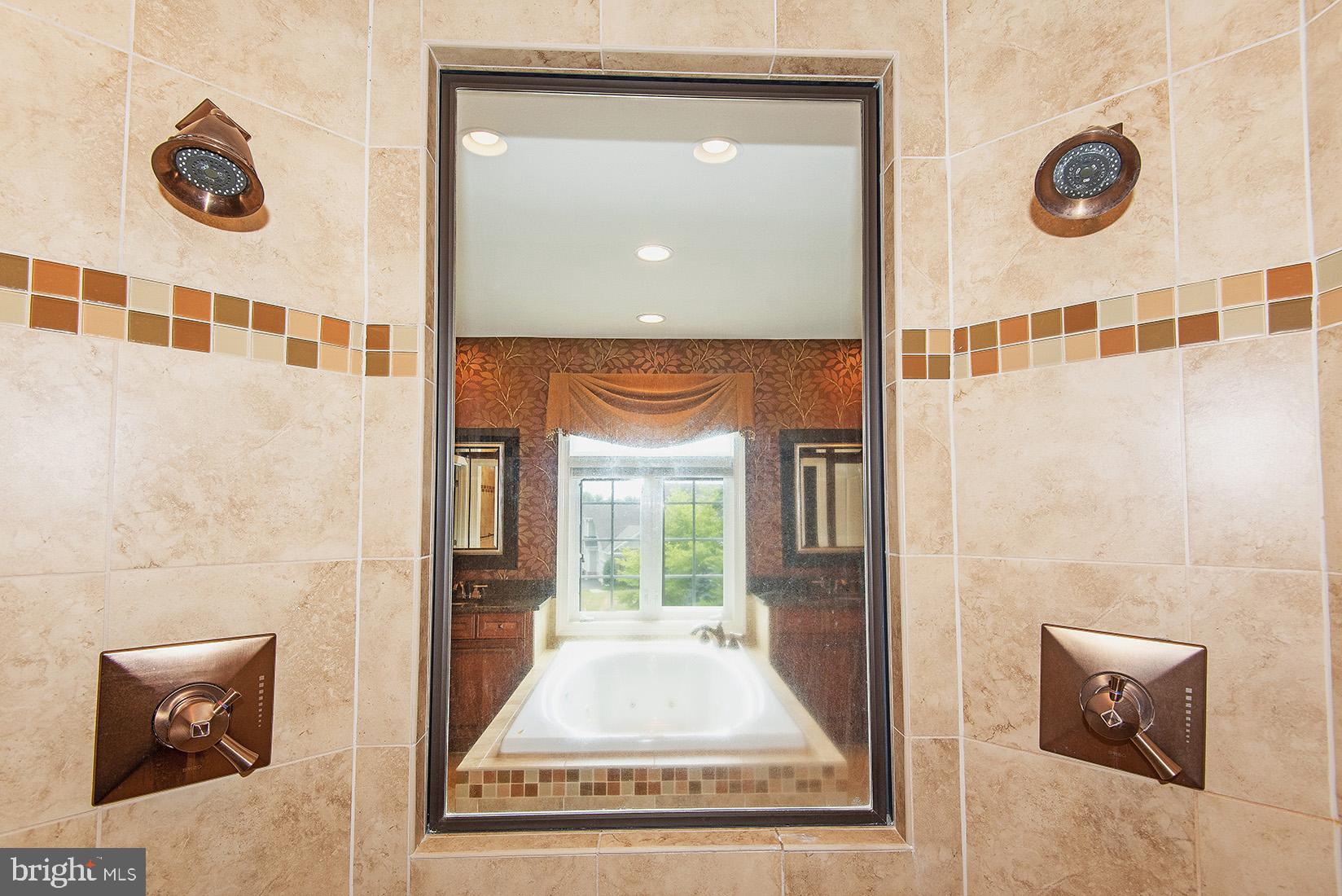 RIVERWOOD - Residential