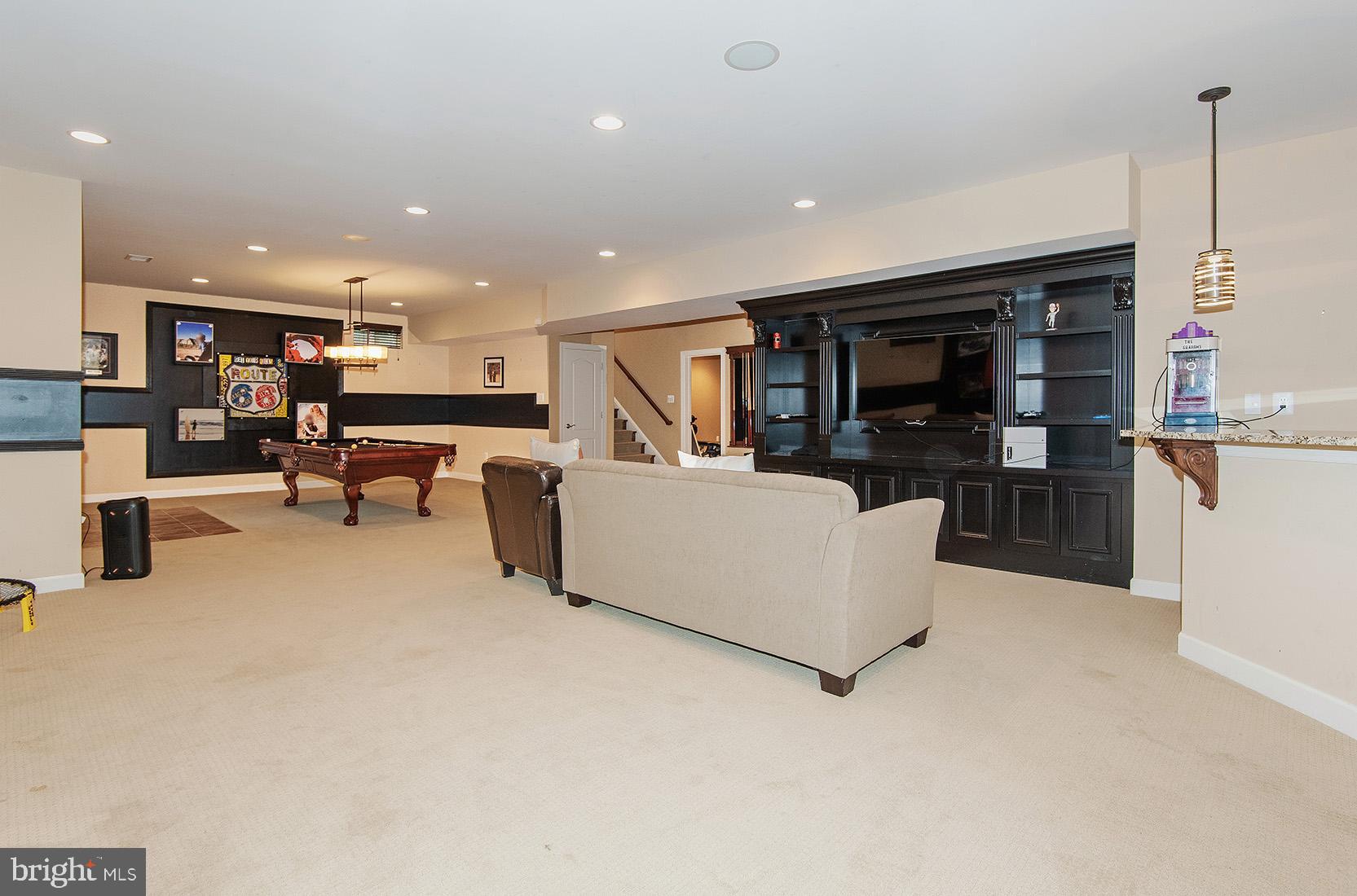 RIVERWOOD - Residential