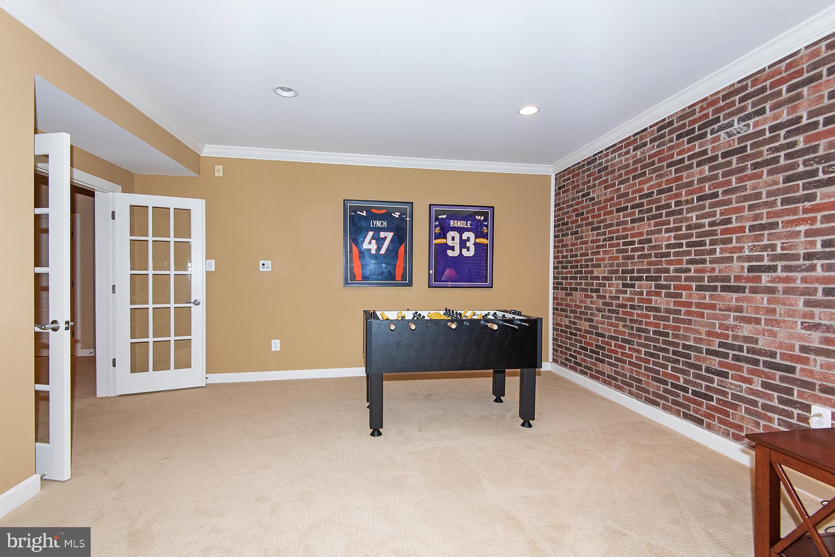 RIVERWOOD - Residential