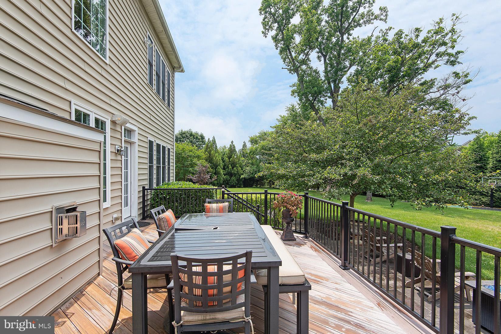 RIVERWOOD - Residential